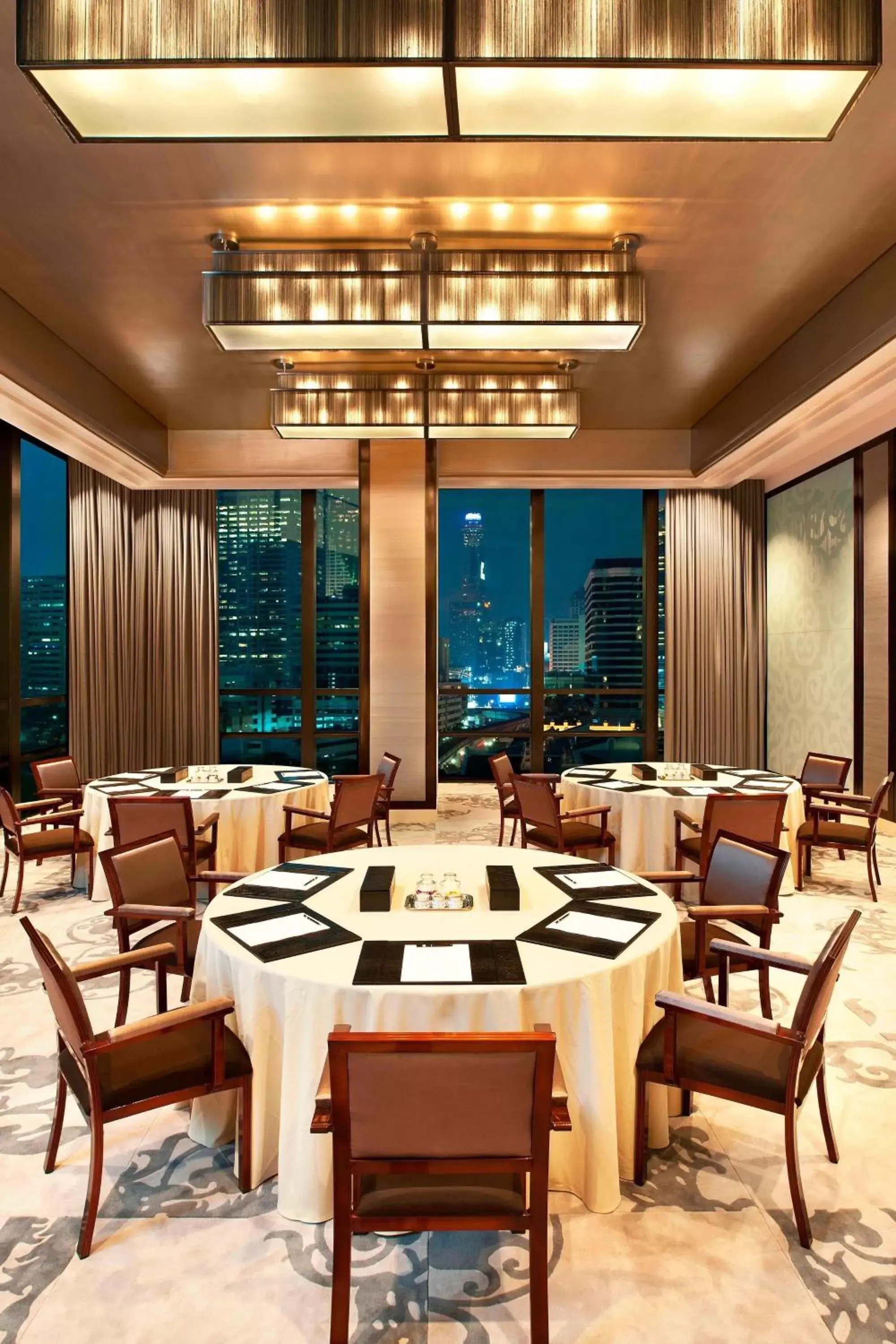 Meeting/conference room, Restaurant/Places to Eat in The St Regis Bangkok