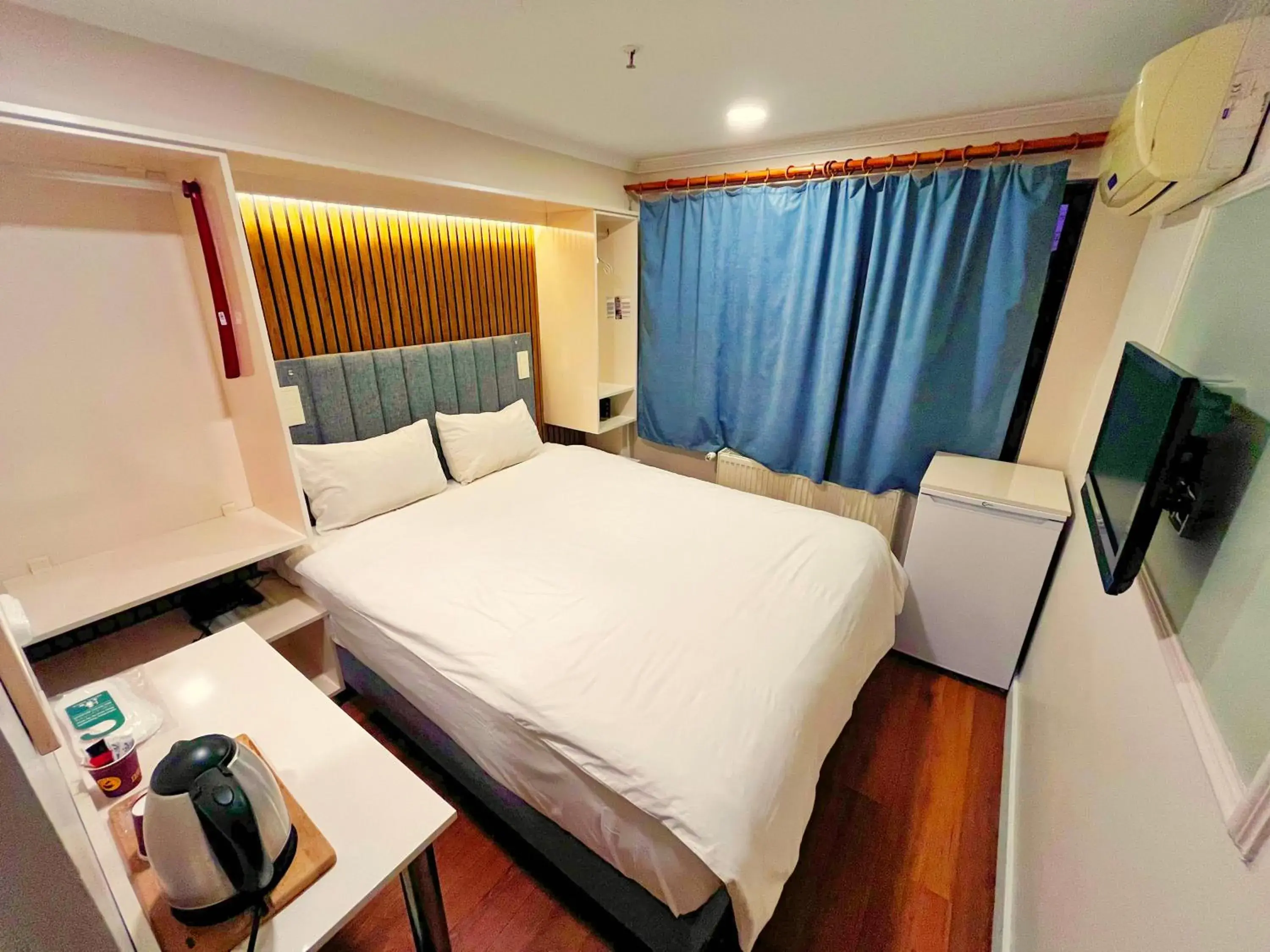 Bedroom in Naila Hotel