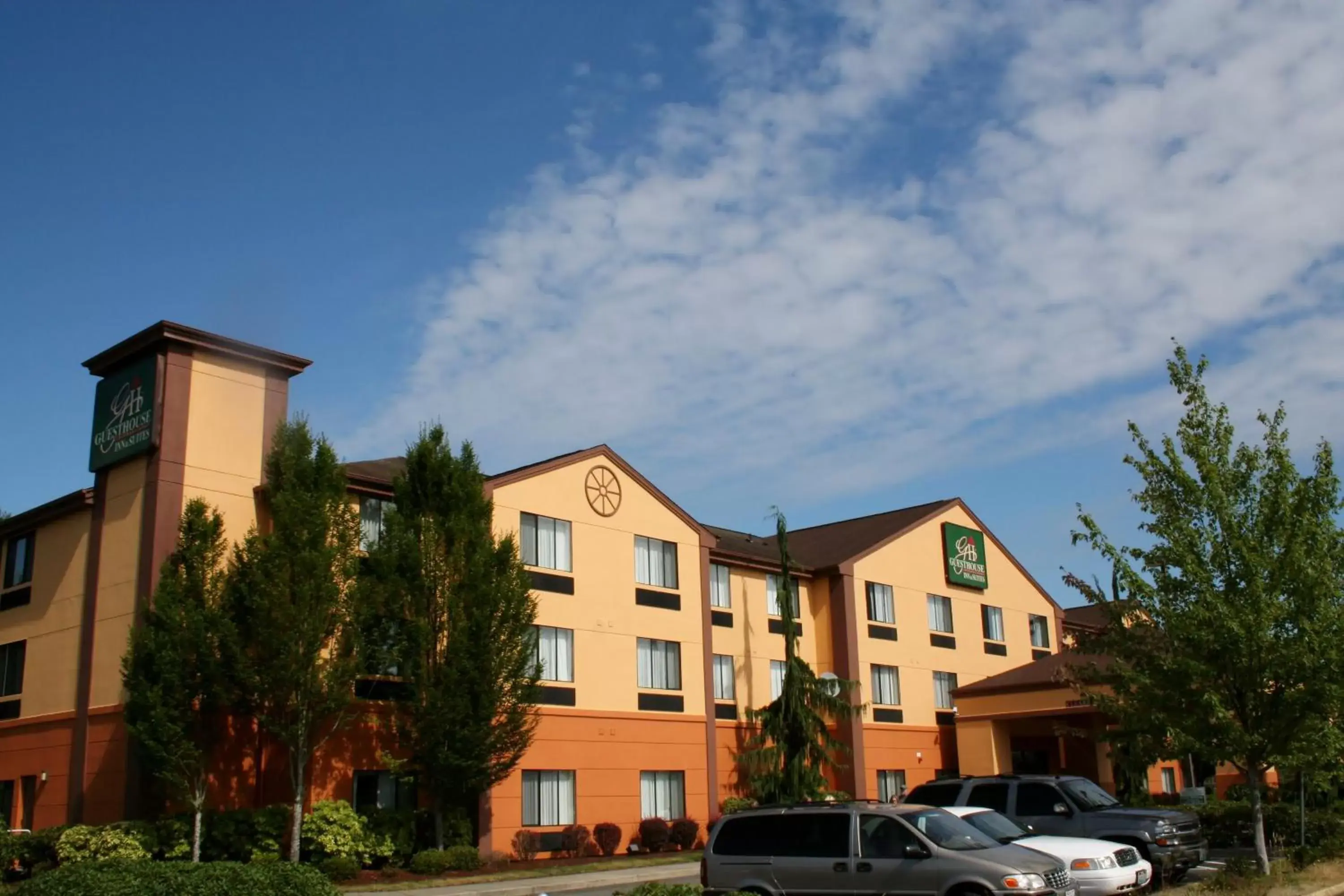 Facade/entrance, Property Building in Evergreen Inn & Suites