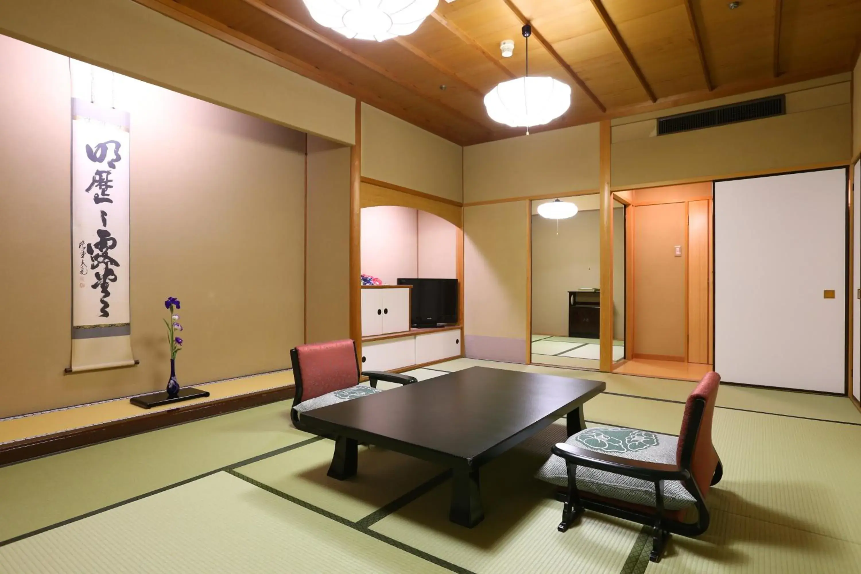 Photo of the whole room in Tsubaki