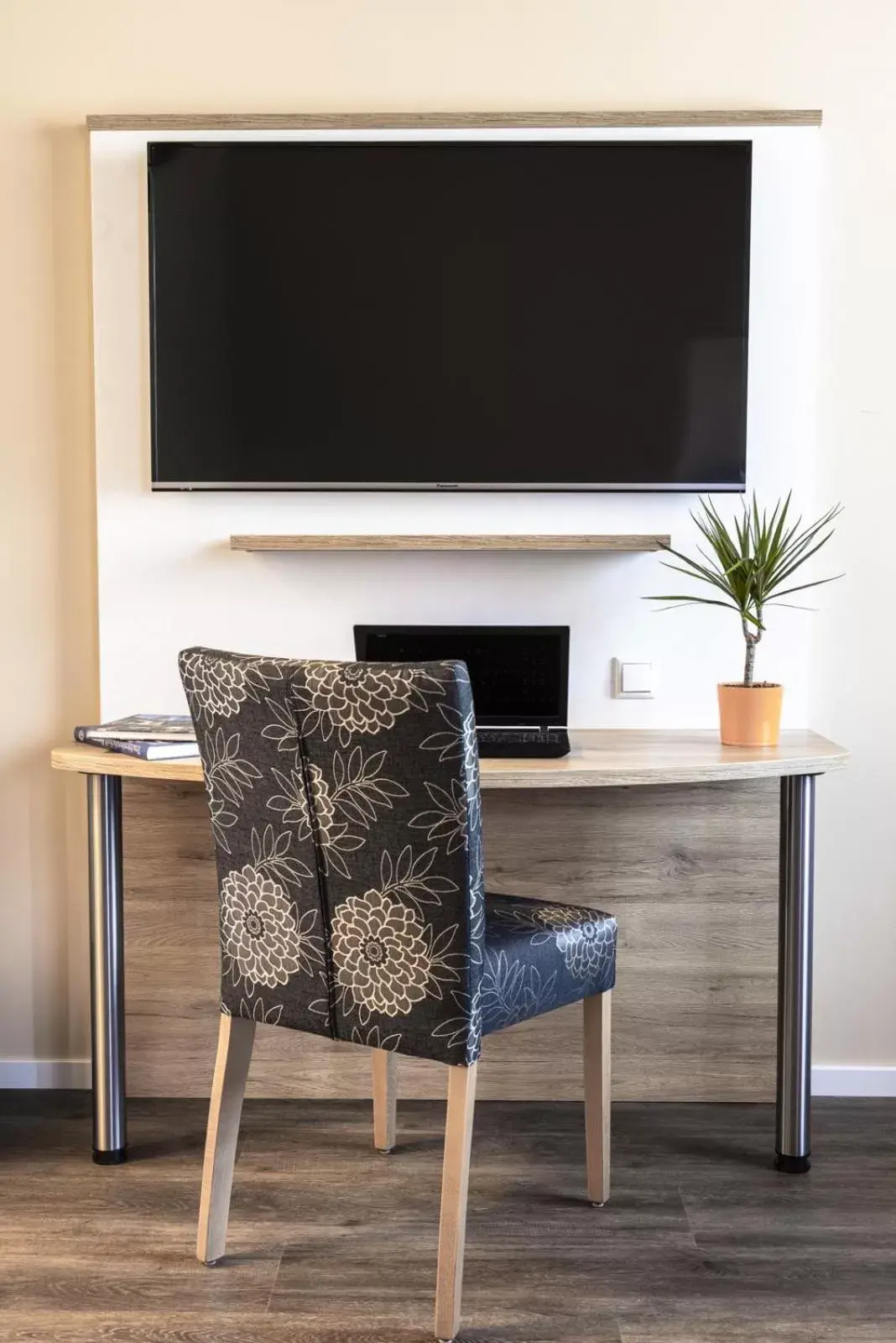 Living room, TV/Entertainment Center in Hotel KonradP Holzkirchen