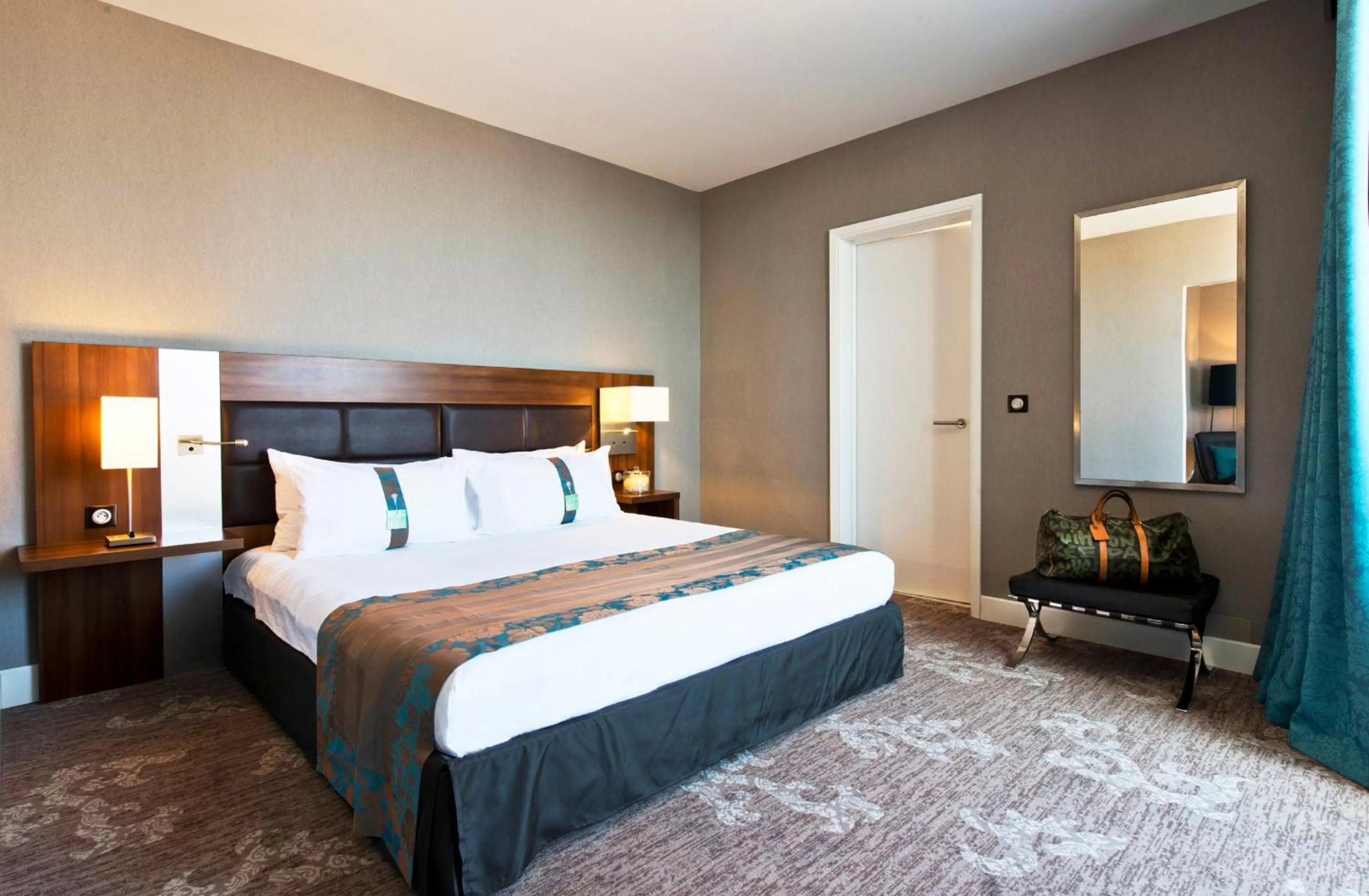 Photo of the whole room, Bed in Holiday Inn Nice by IHG