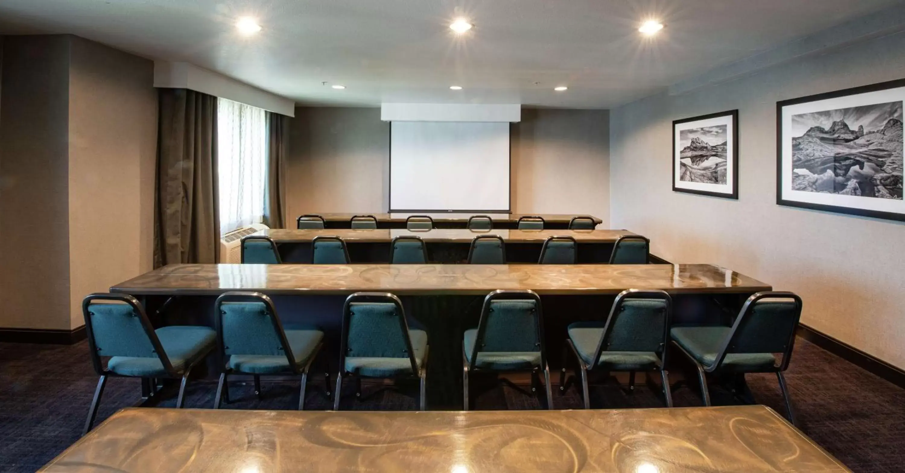 Meeting/conference room in Hampton Inn Phoenix Airport North