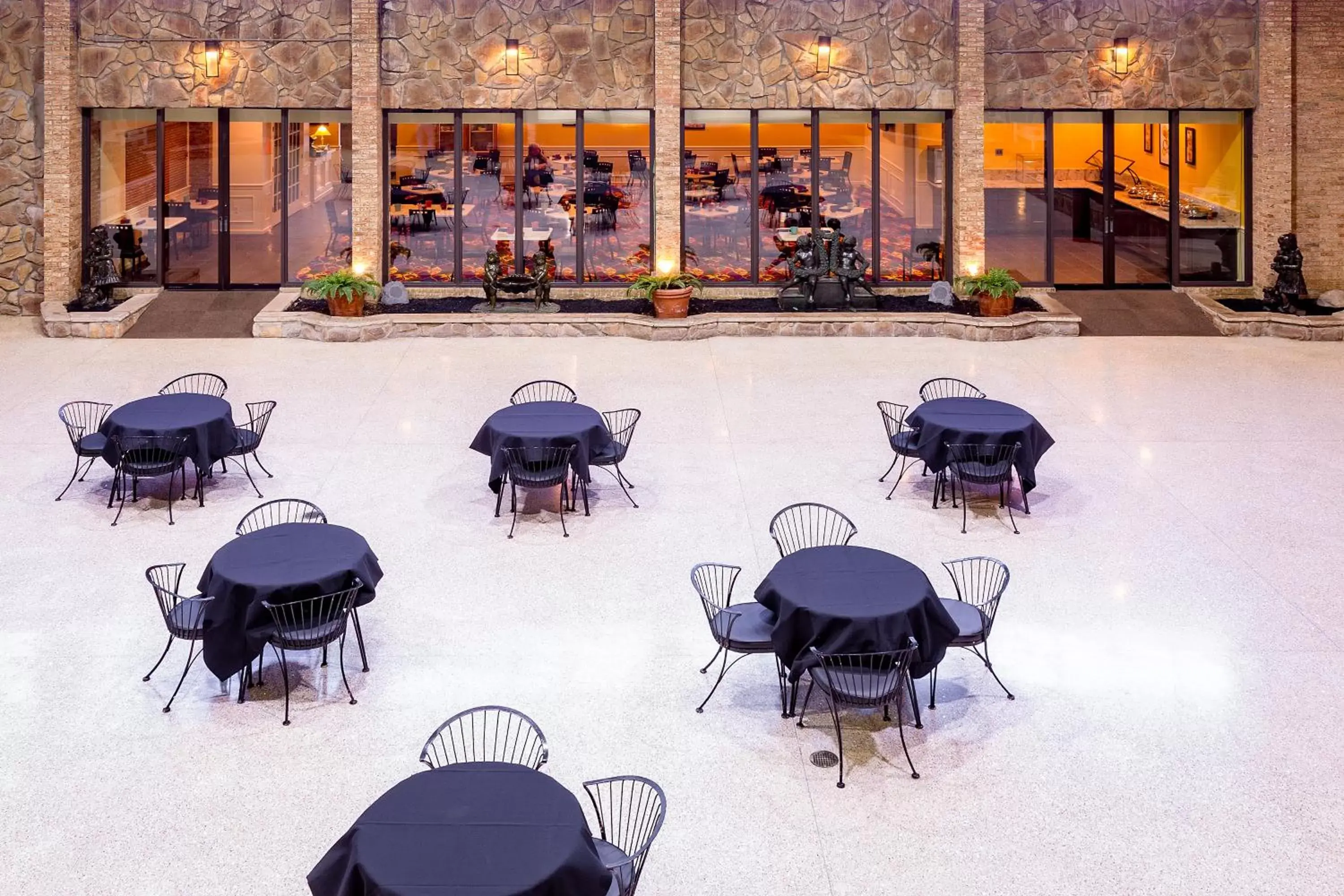 Restaurant/places to eat in Park Inn By Radisson Sharon Restaurant/places to eat in Park Inn By Radisson Sharon