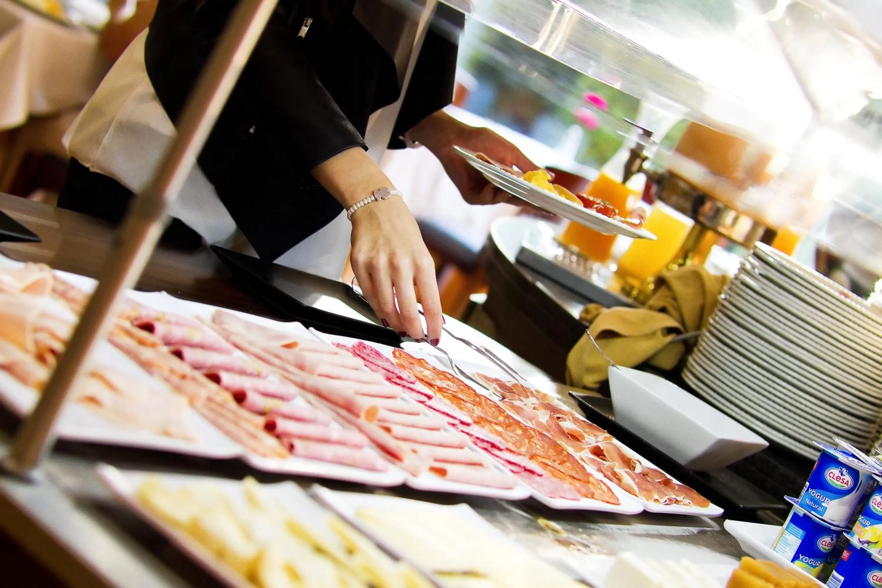 Buffet breakfast in Oca Puerta del Camino Hotel