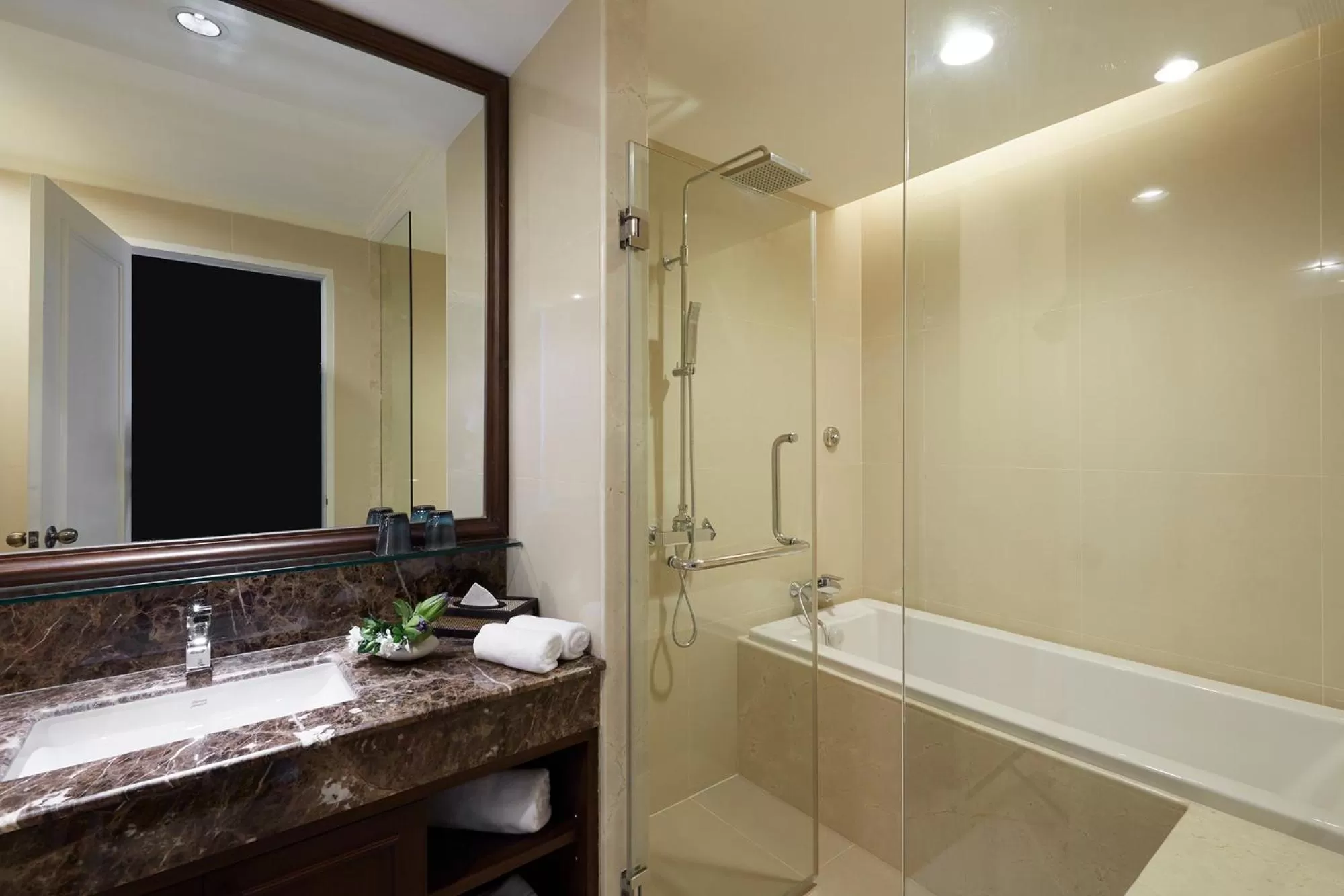 The Rose Residence, Bangkok