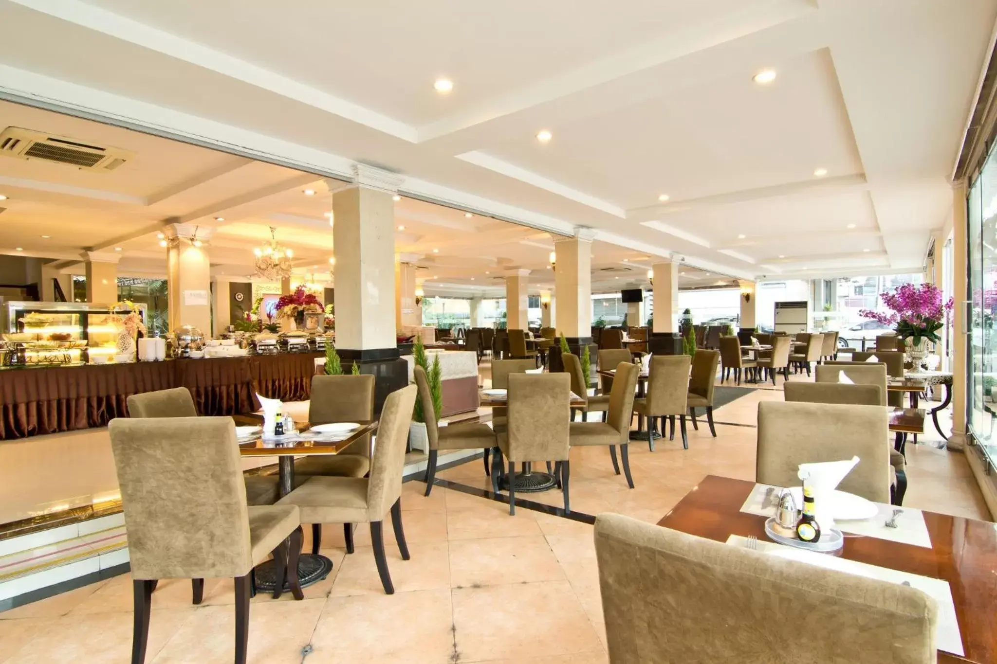 Restaurant/places to eat in LK Mantra Pura Resort Restaurant/places to eat in LK Mantra Pura Resort