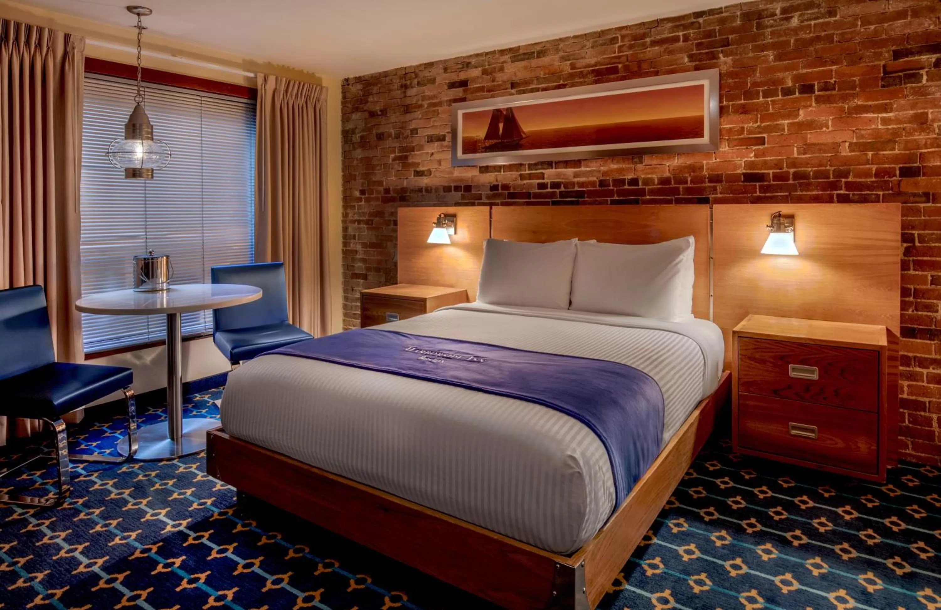 Bed in Harborside Inn