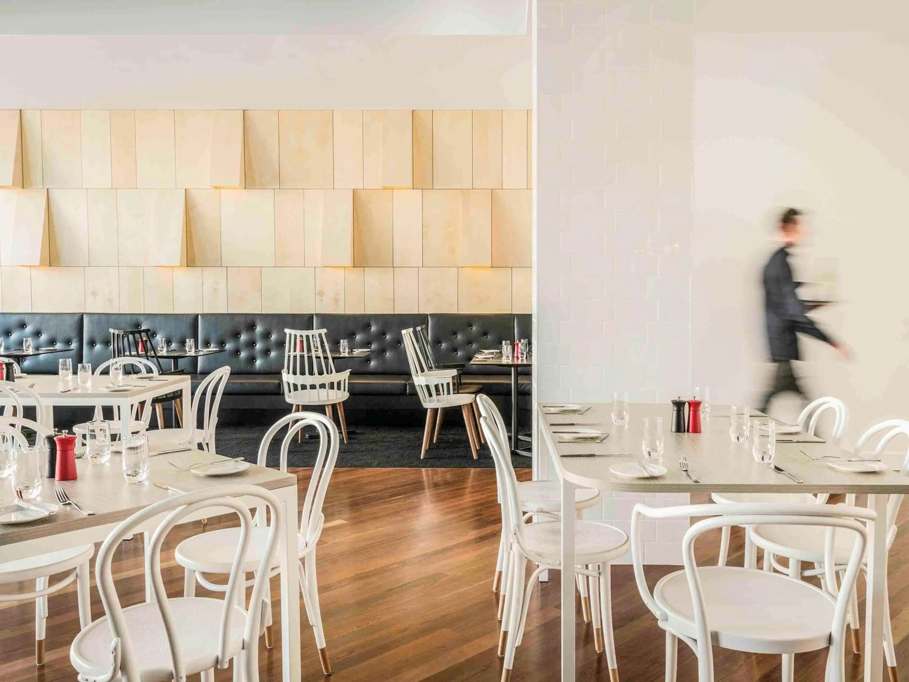 Restaurant/places to eat in ibis Adelaide