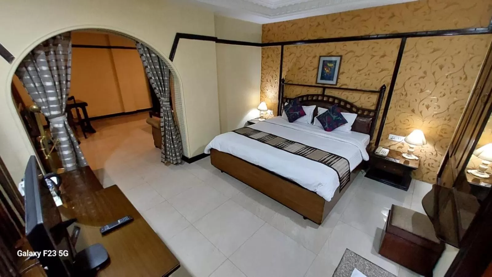 Photo of the whole room, Bed in Lytton Hotel