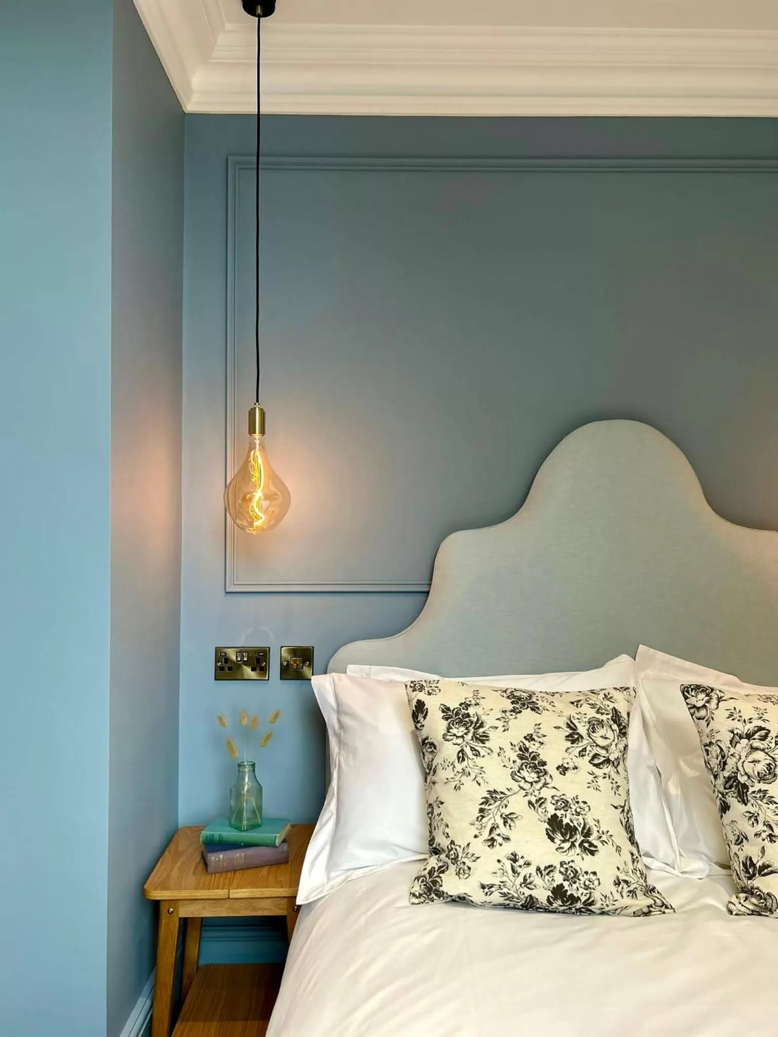 Bed in Railway House York by Chateau Anna