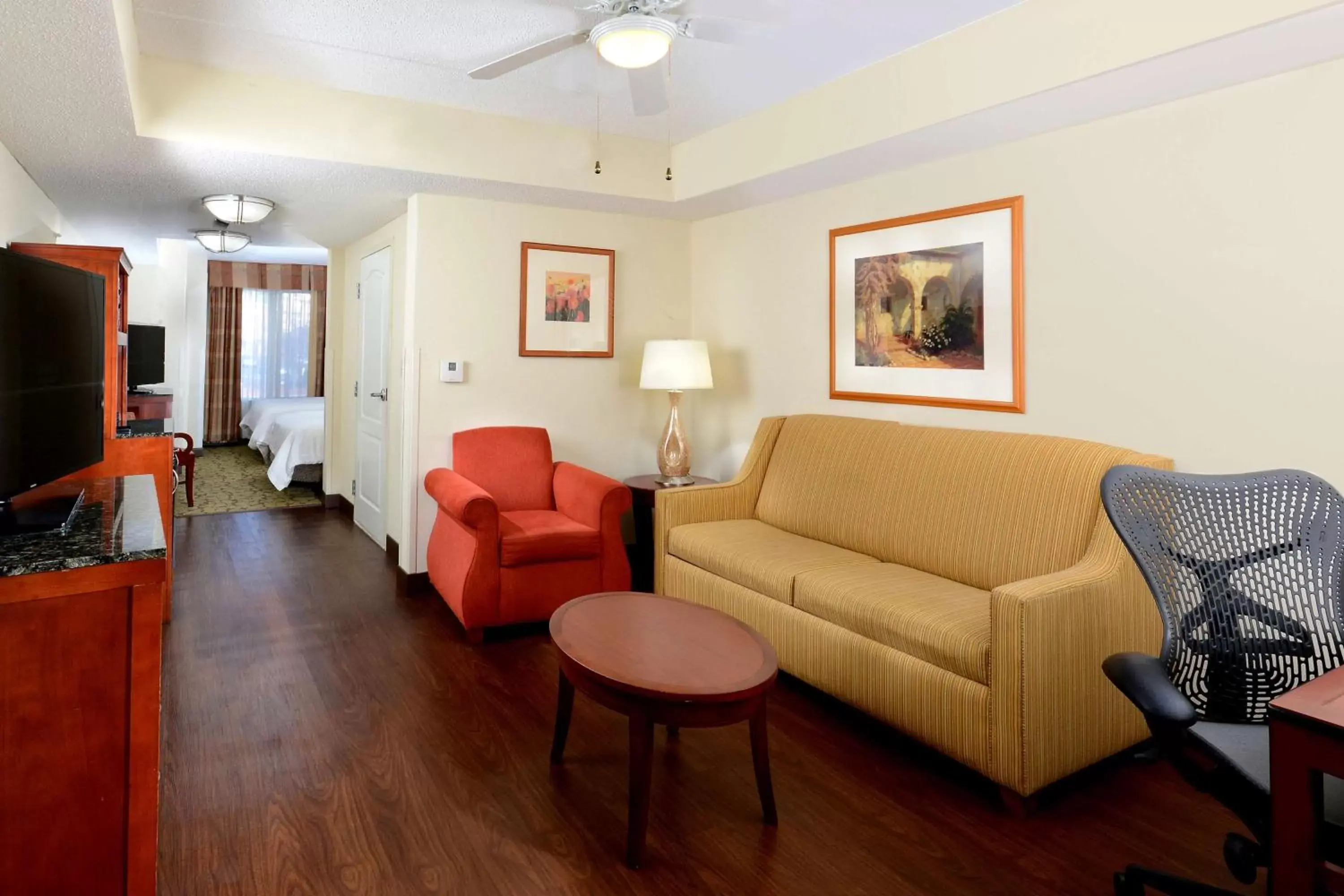 Bedroom, Seating Area in Hilton Garden Inn Greensboro