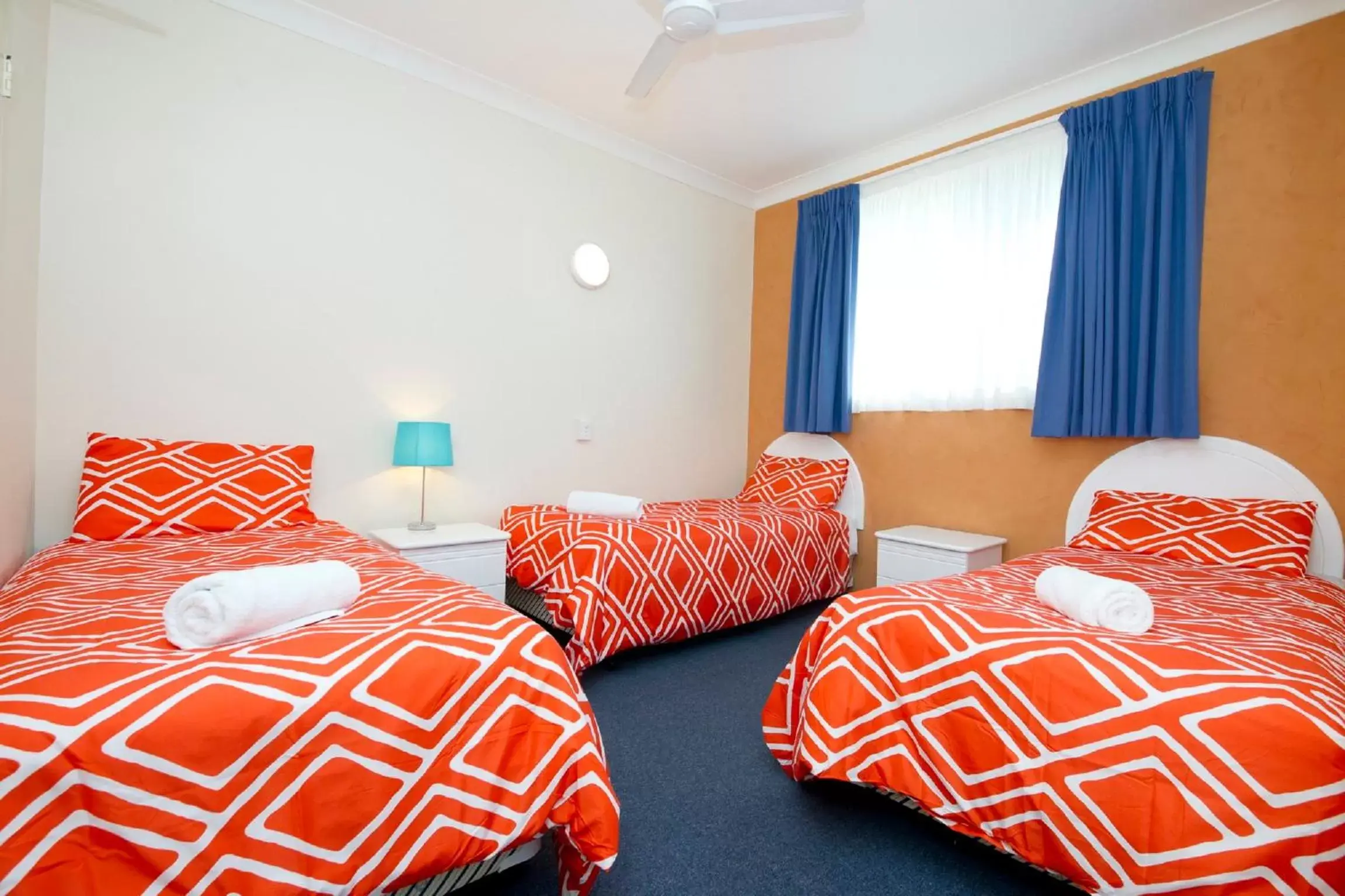 Bedroom, Bed in Tuncurry Beach Motel