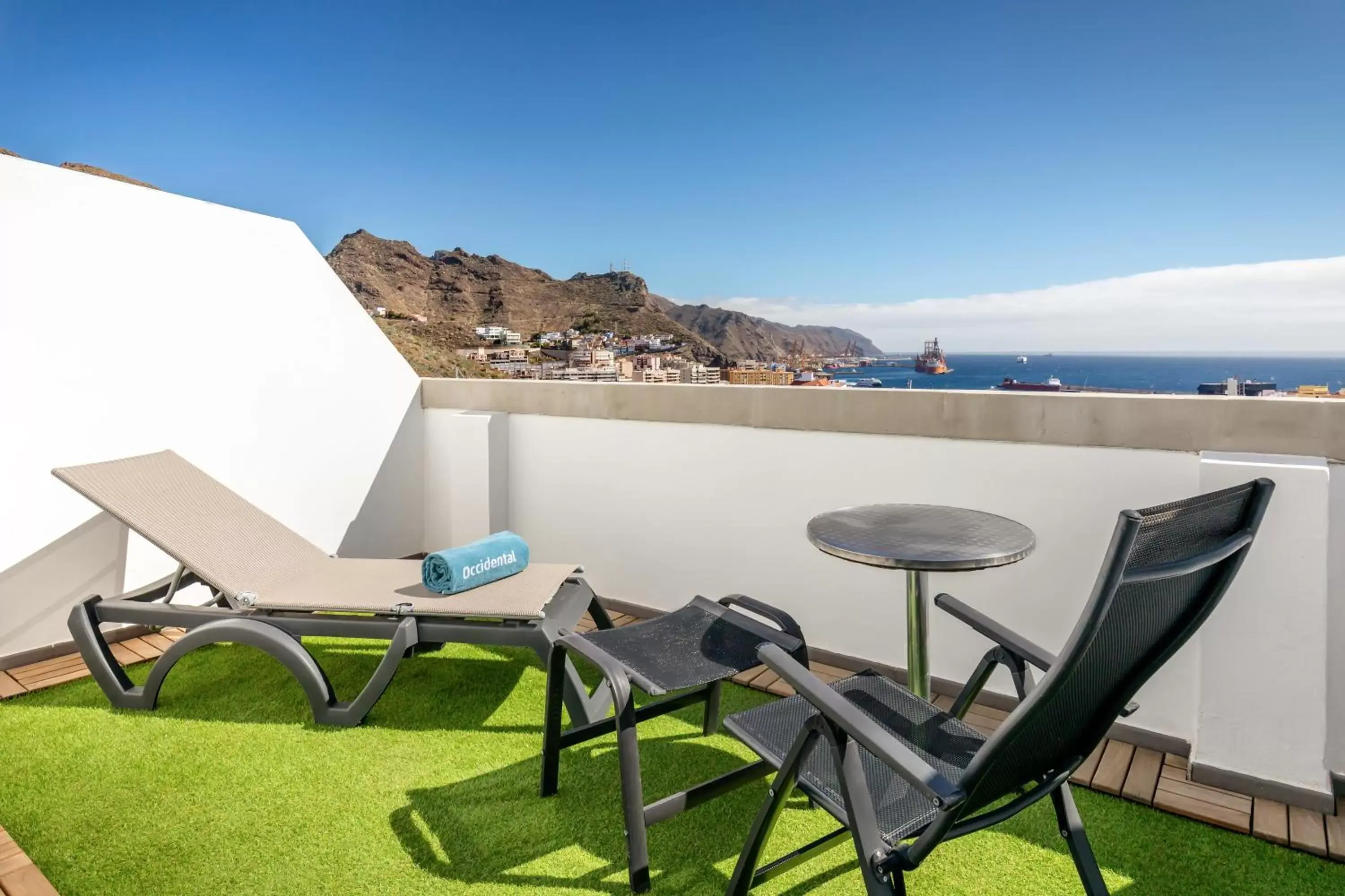 Balcony/Terrace in Occidental Santa Cruz Contemporáneo