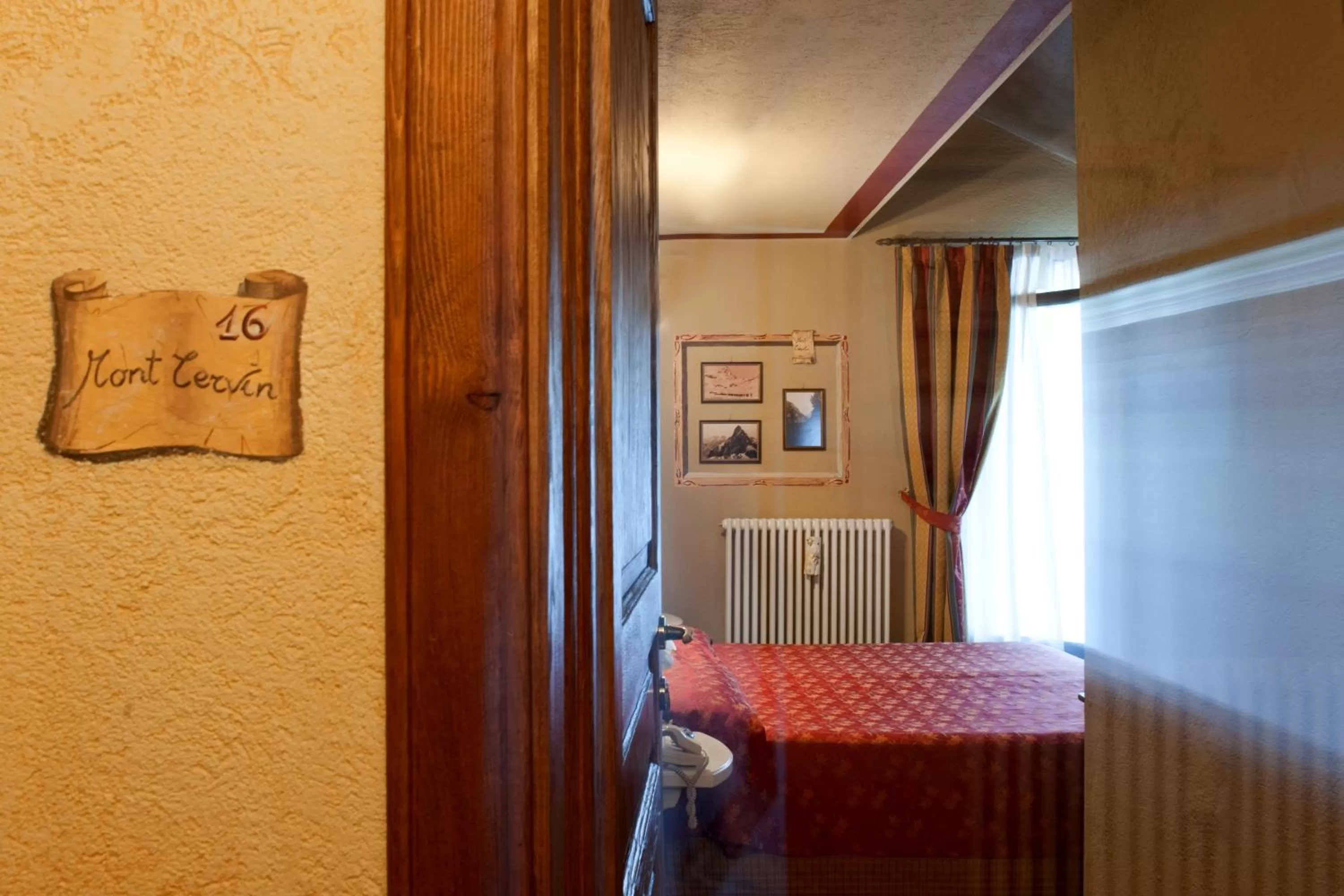 Bedroom in Hotel Chalet La Meridiana