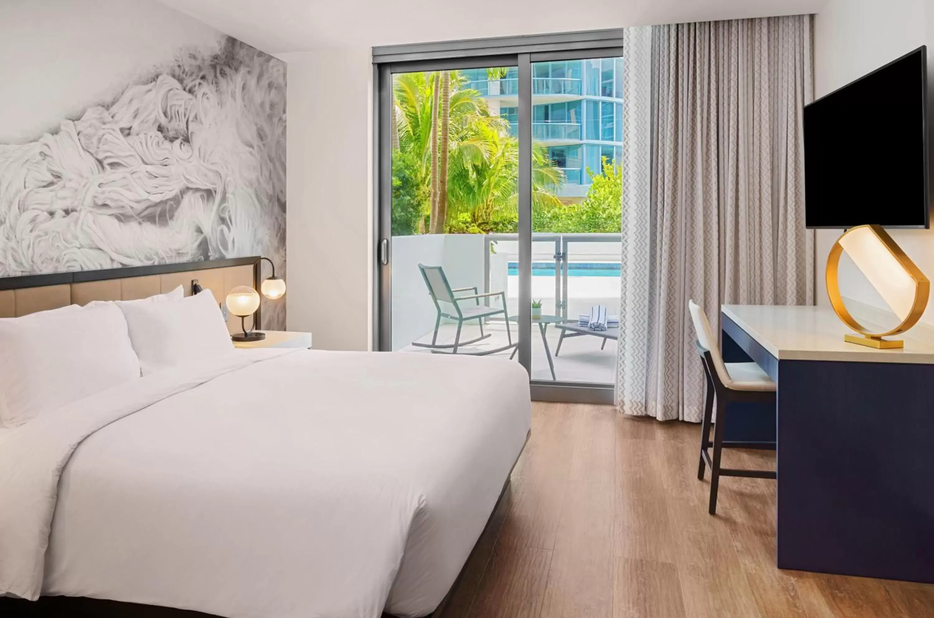 Photo of the whole room, Bed in Hyatt Centric Las Olas Fort Lauderdale