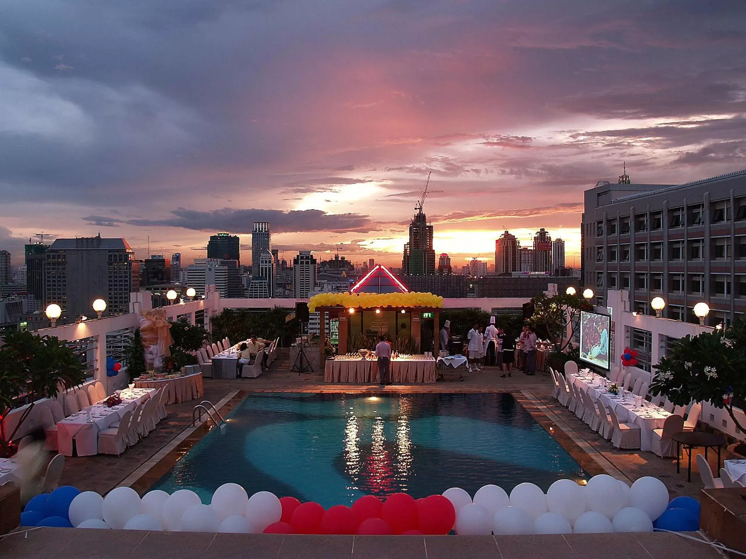 Sunset, Swimming Pool in Zenith Sukhumvit Hotel - SHA Extra Plus