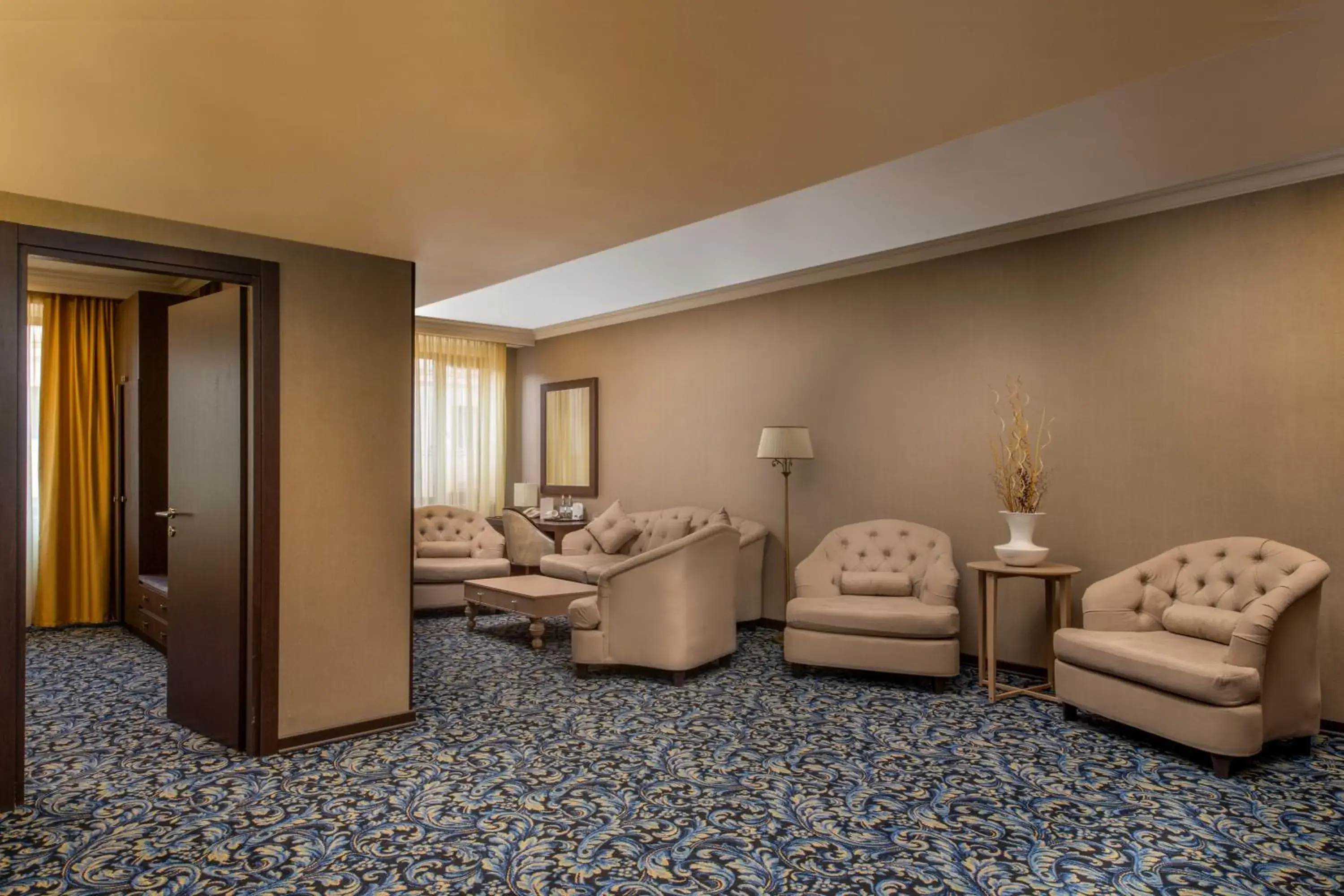 Living room, Seating Area in Hotel National