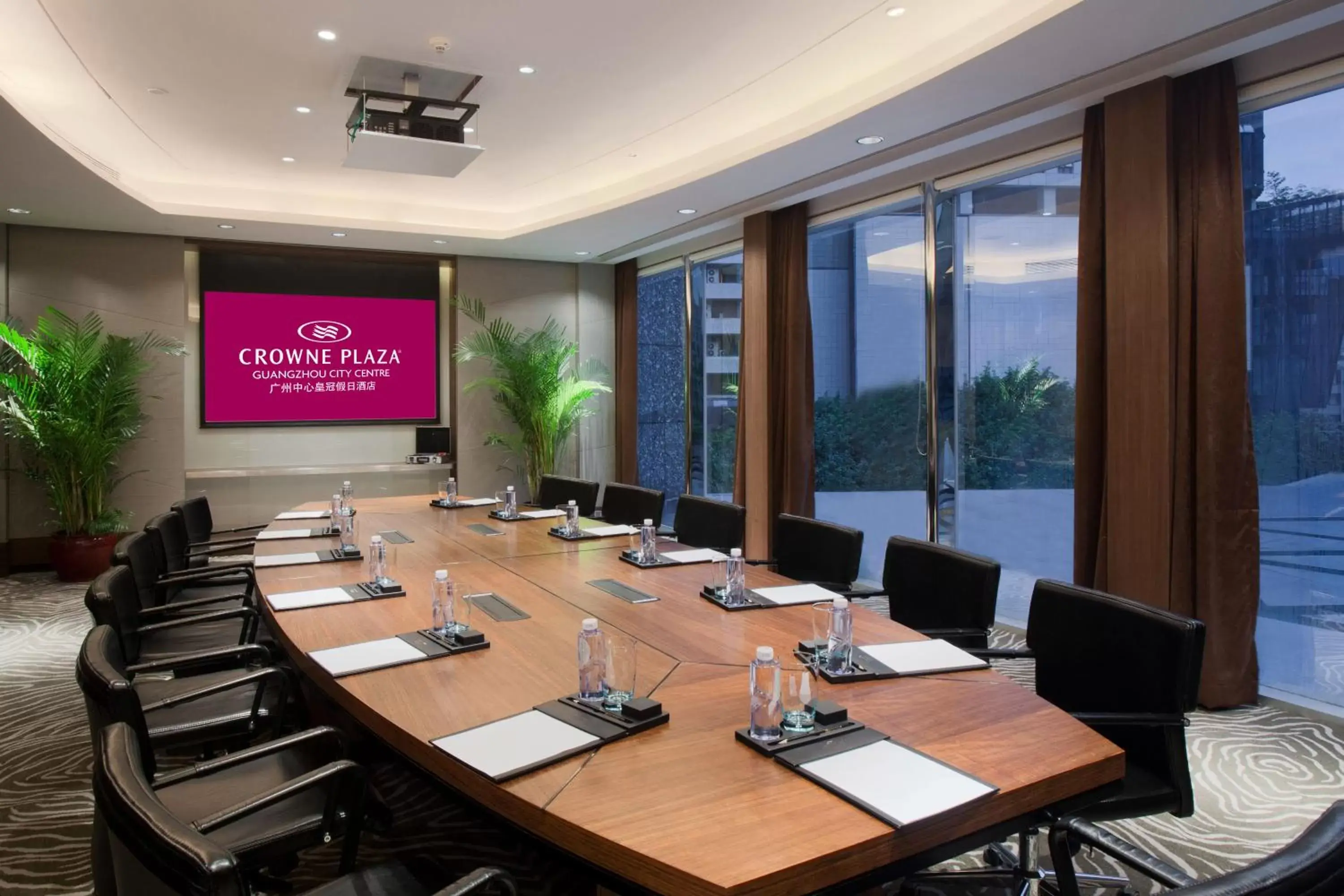 Meeting/conference room in Crowne Plaza Guangzhou City Centre, an IHG Hotel