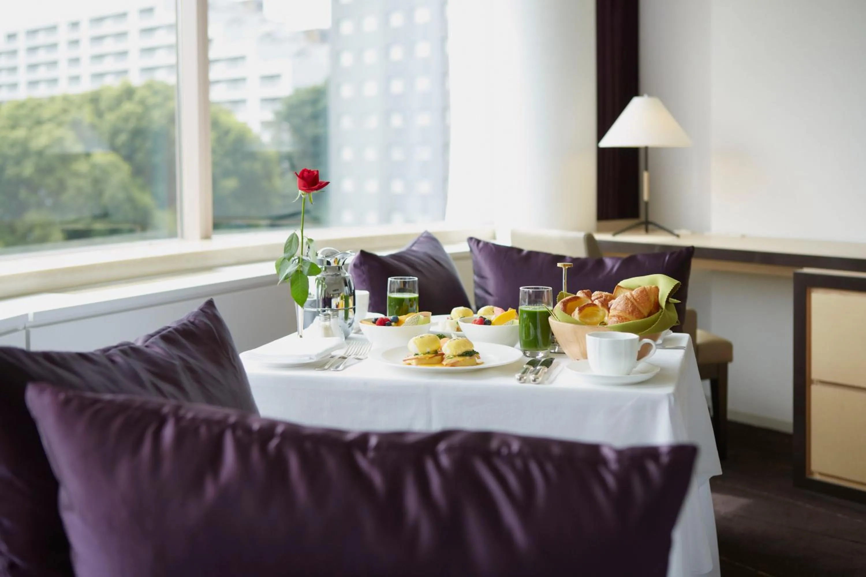 Food and drinks in The Prince Sakura Tower Tokyo, Autograph Collection