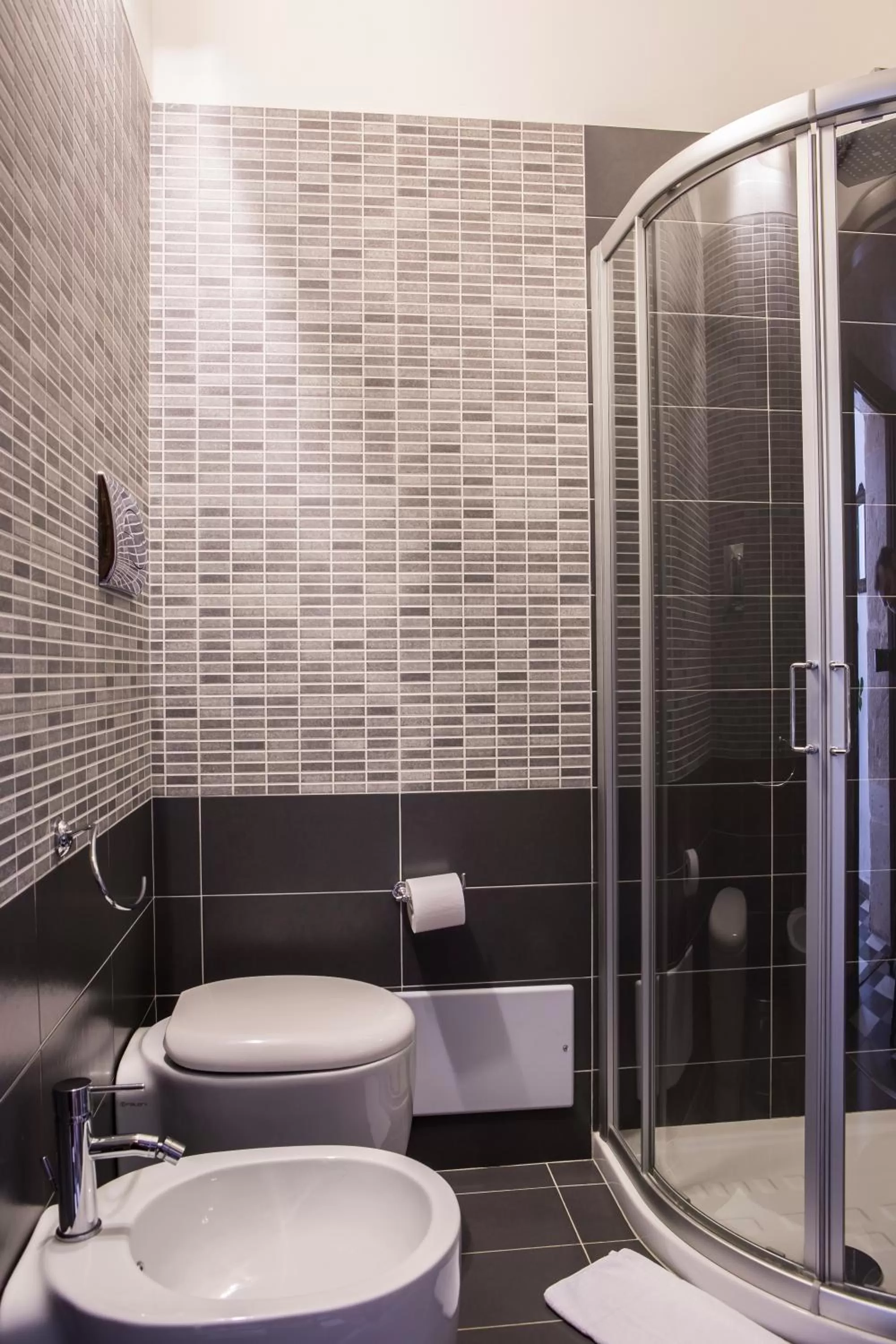 Bathroom in Lakkios charming suites and rooms