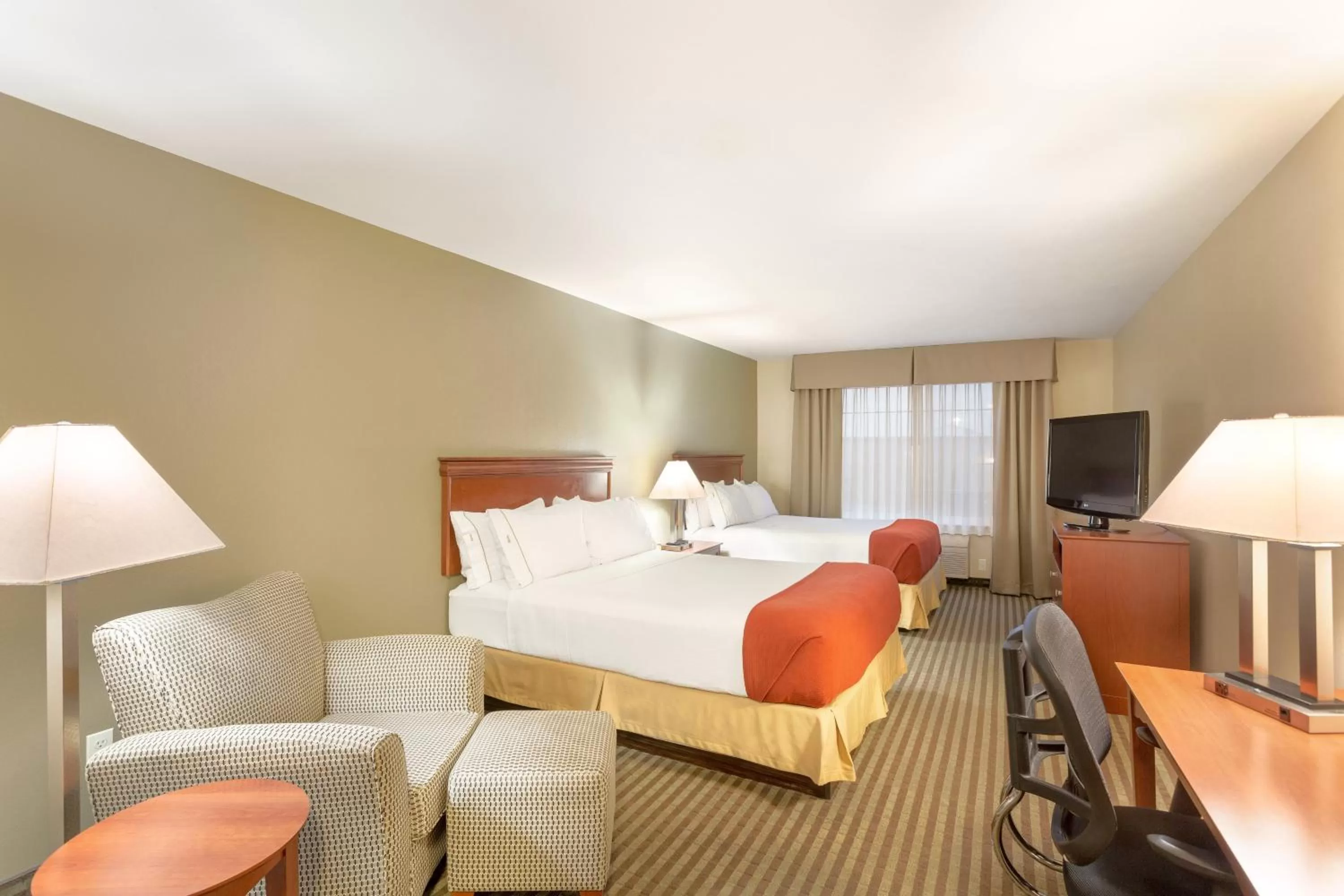 Photo of the whole room, Bed in Holiday Inn Express Walla Walla by IHG