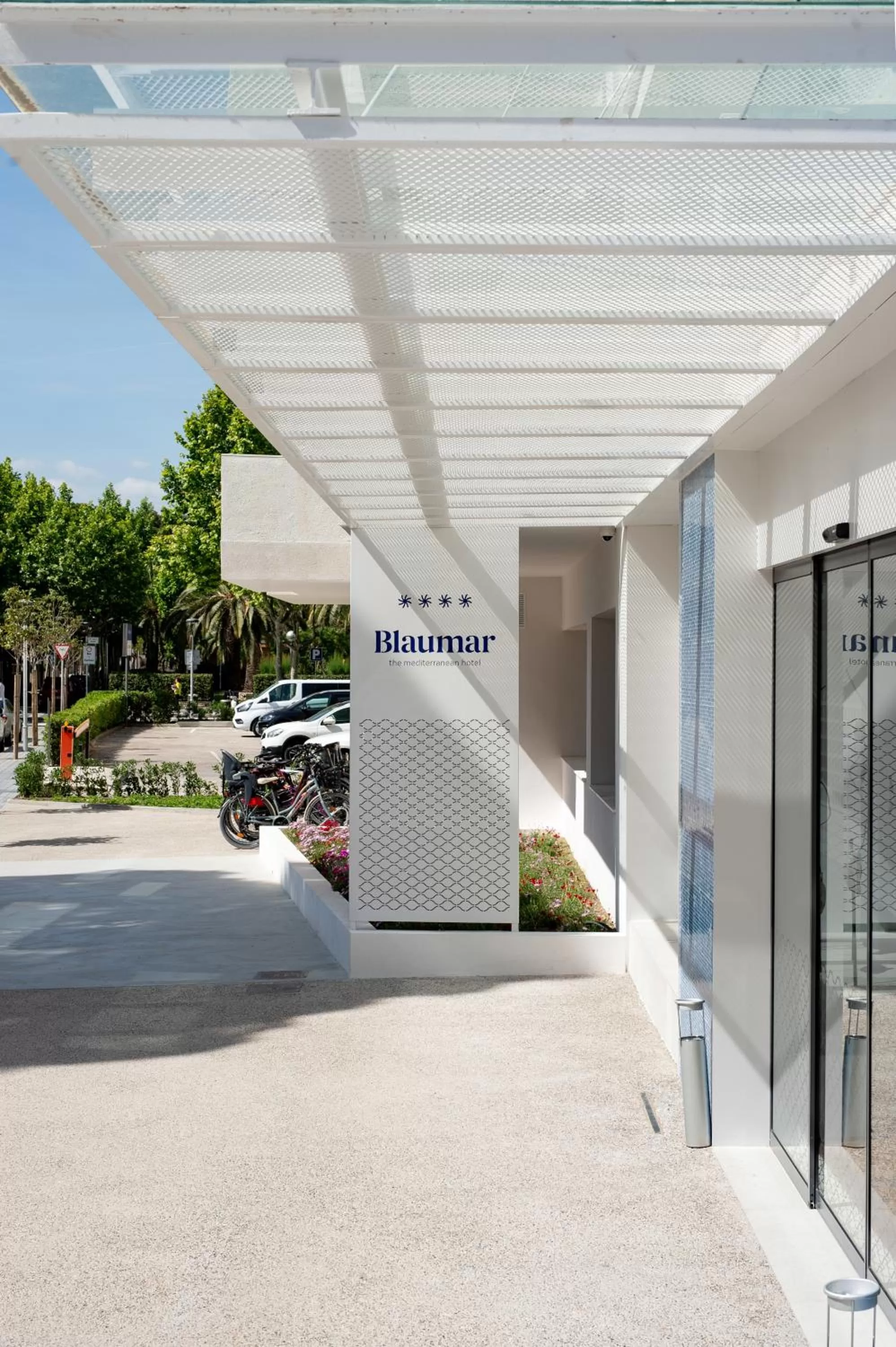 Facade/entrance in Blaumar Hotel