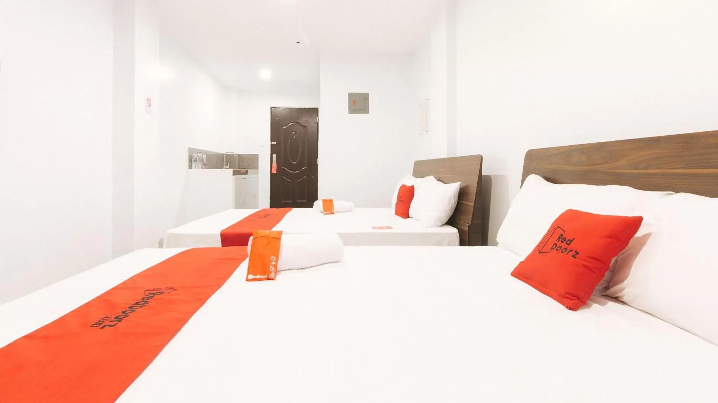 Bedroom, Bed in RedDoorz near Zobel Roxas St