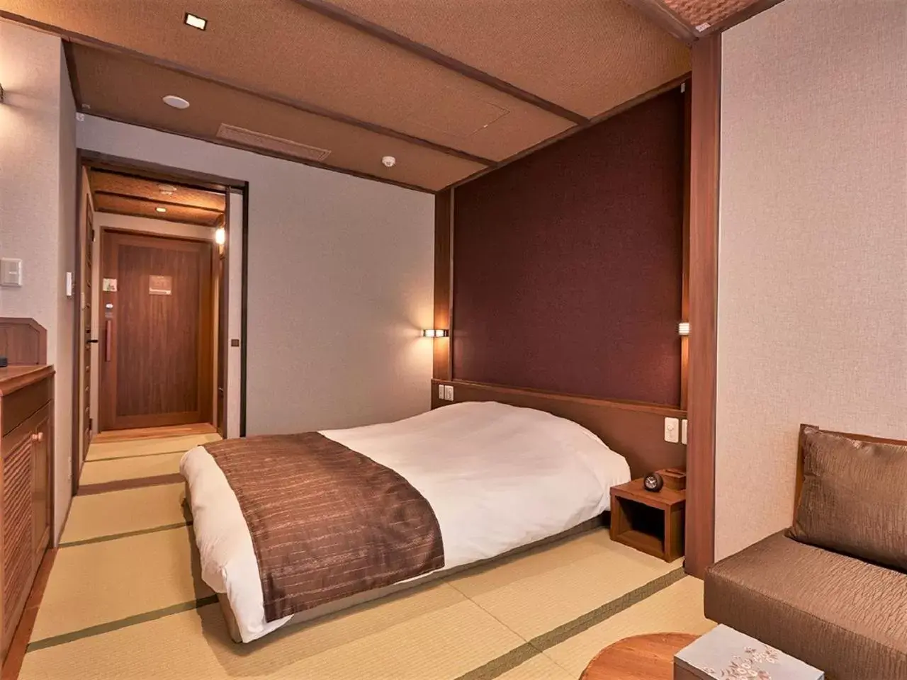 Bedroom, Bed in Yukinohana
