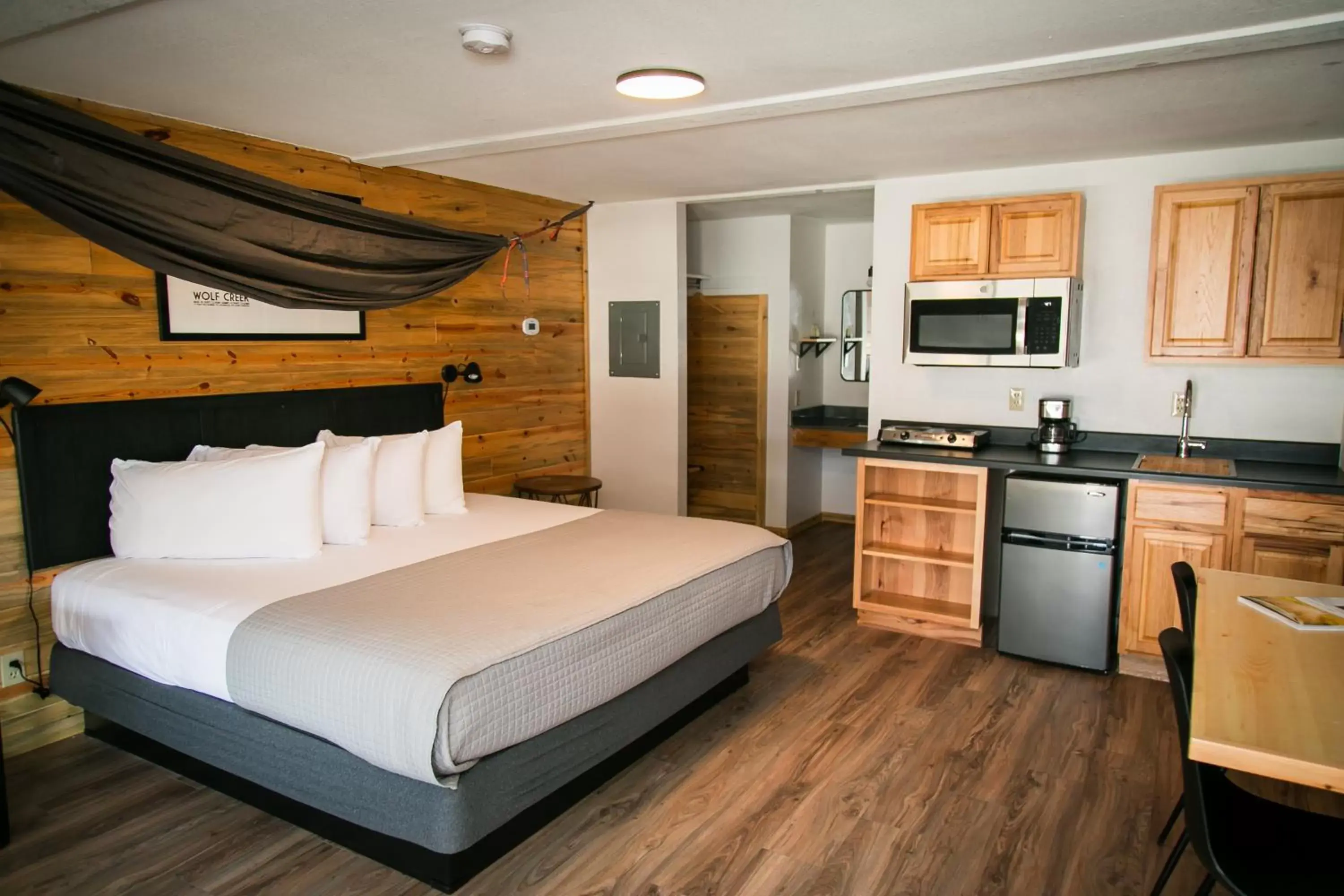 King Room - Disability Access in LOGE Wolf Creek King Room - Disability Access in LOGE Wolf Creek