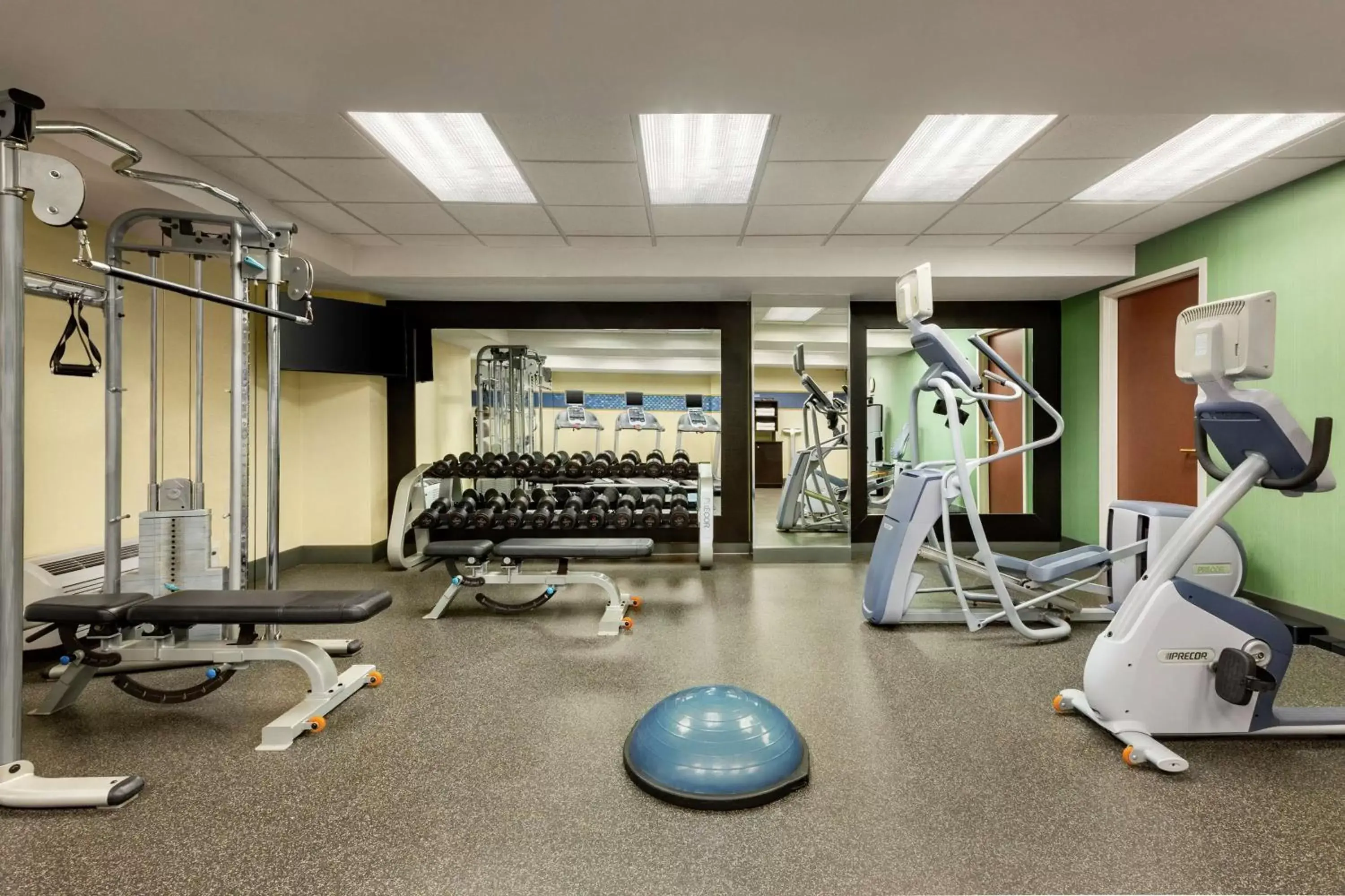 Fitness centre/facilities, Fitness Center/Facilities in Hampton Inn & Suites Dallas-Mesquite
