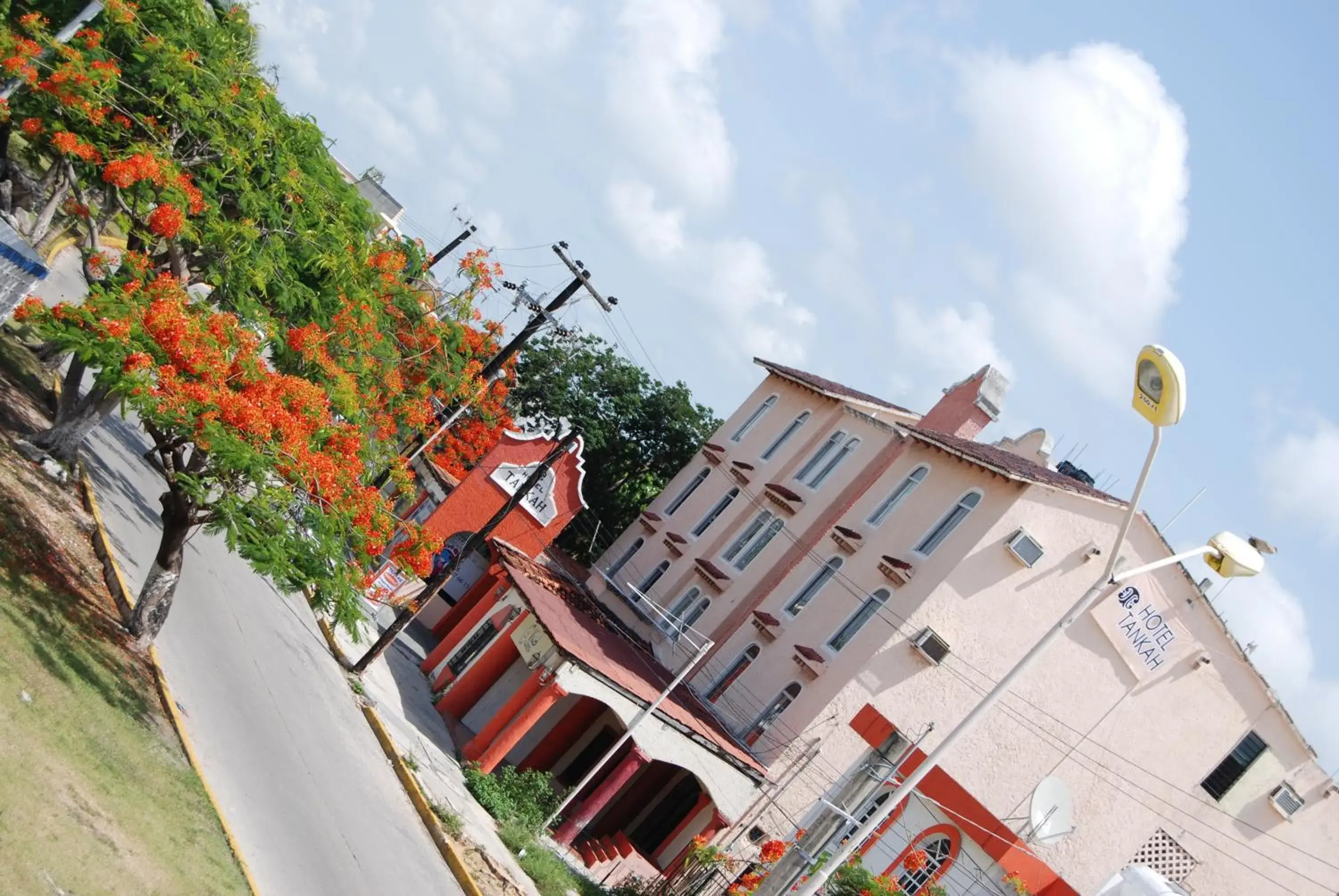 Facade/entrance in Hotel Tankah Cancun Facade/entrance in Hotel Tankah Cancun