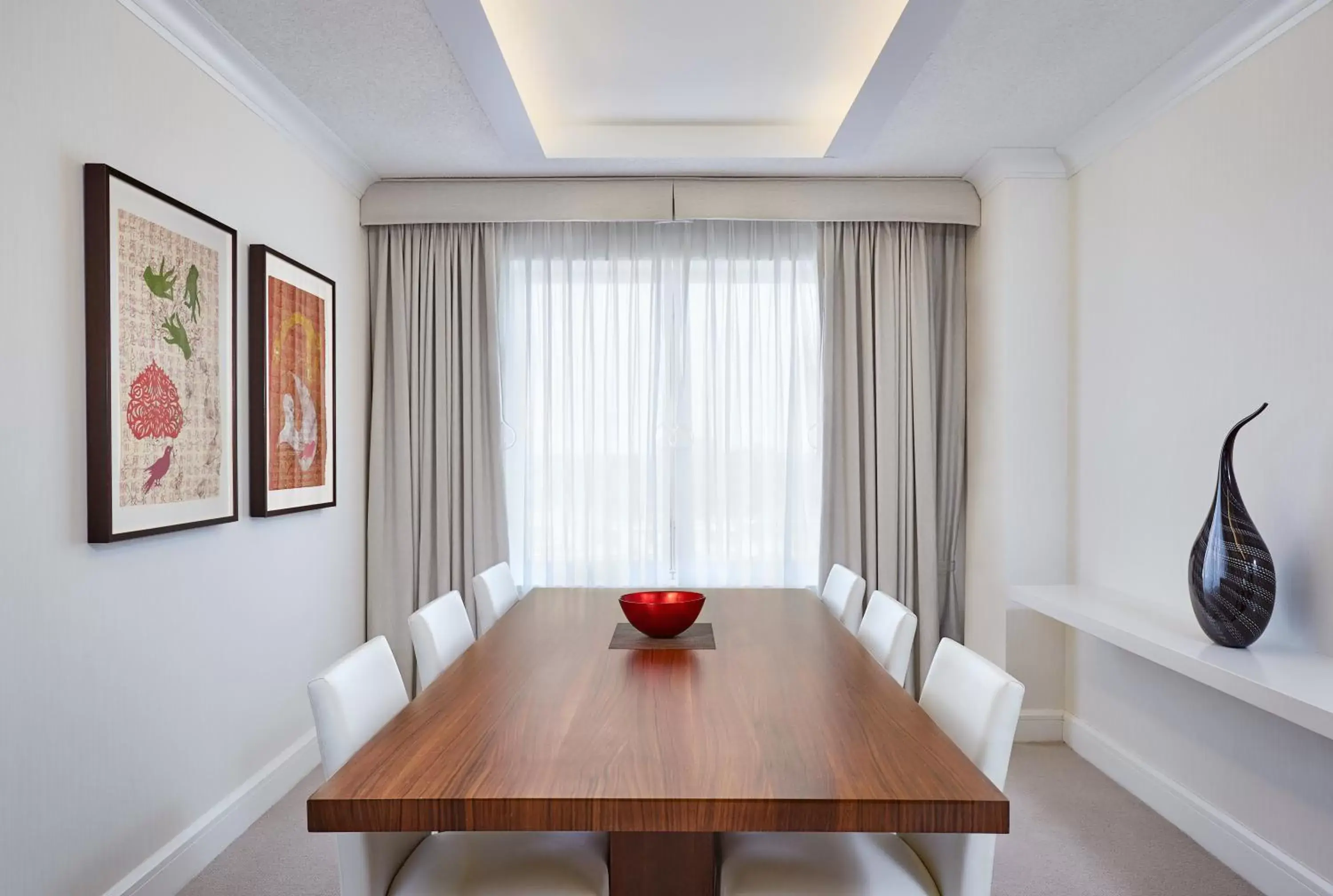 Bedroom, Dining Area in InterContinental Suites Hotel Cleveland, an IHG Hotel