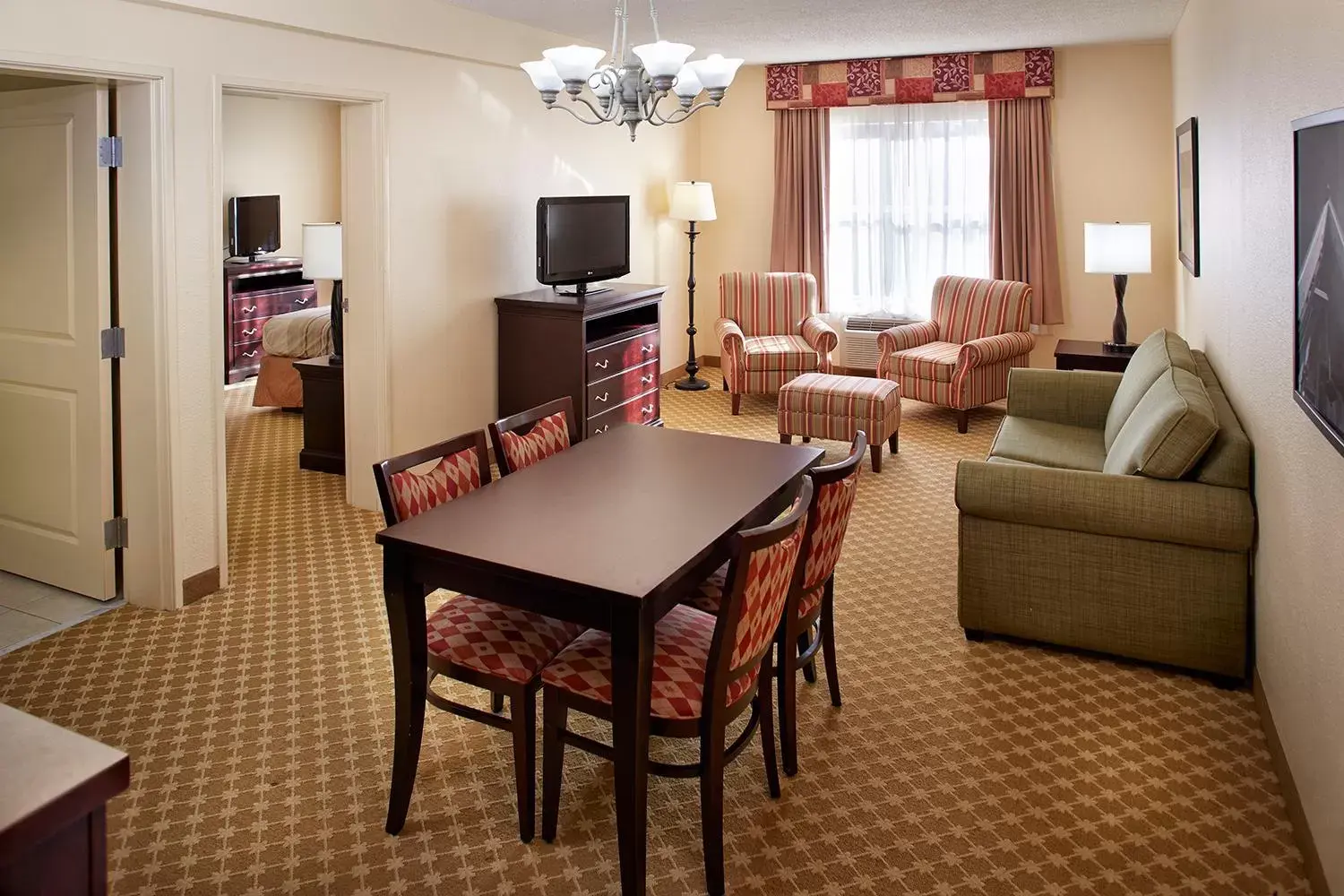 Living room, Seating Area in Country Inn & Suites by Radisson, Columbia Airport, SC