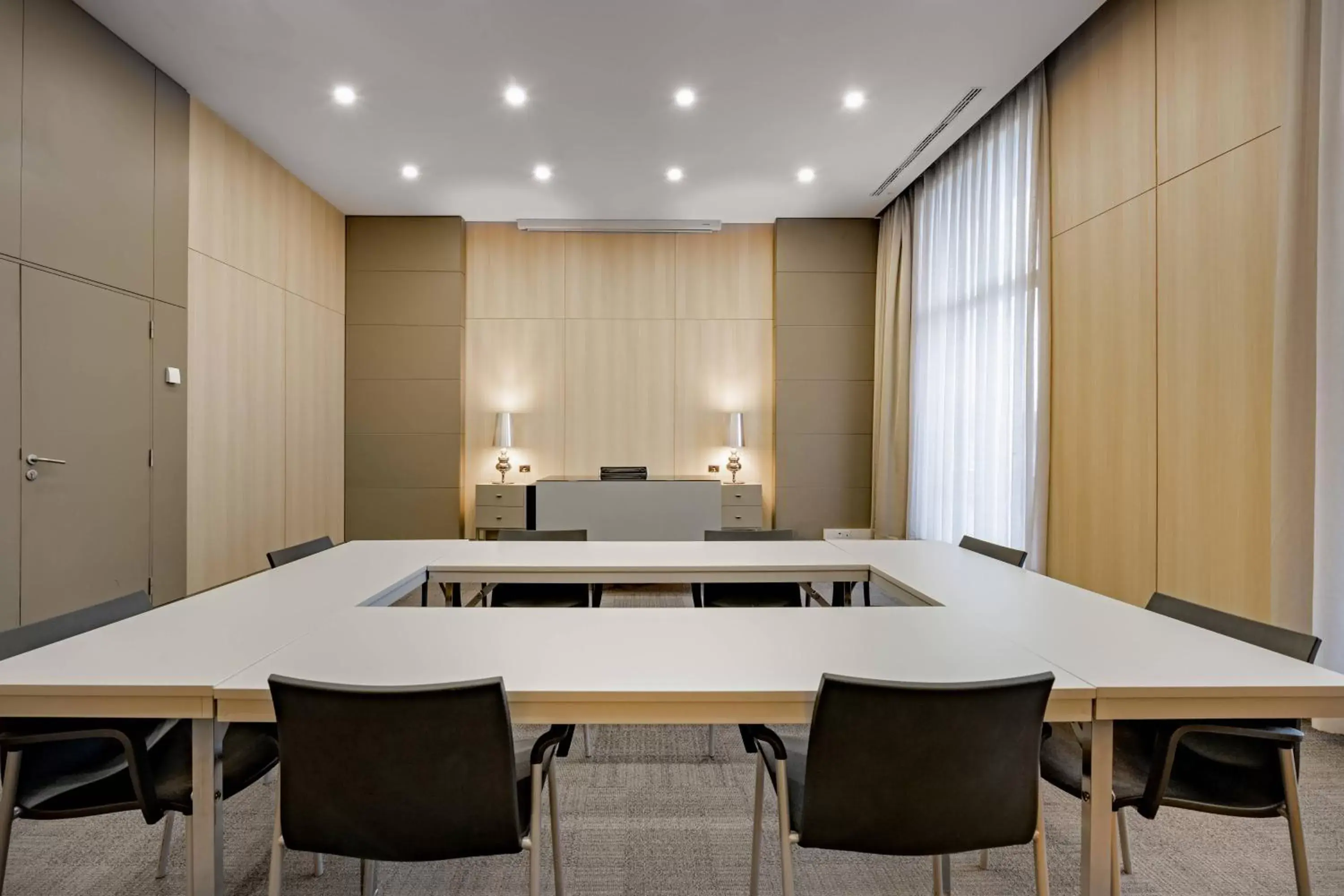 Meeting/conference room in AC Hotel Porto by Marriott