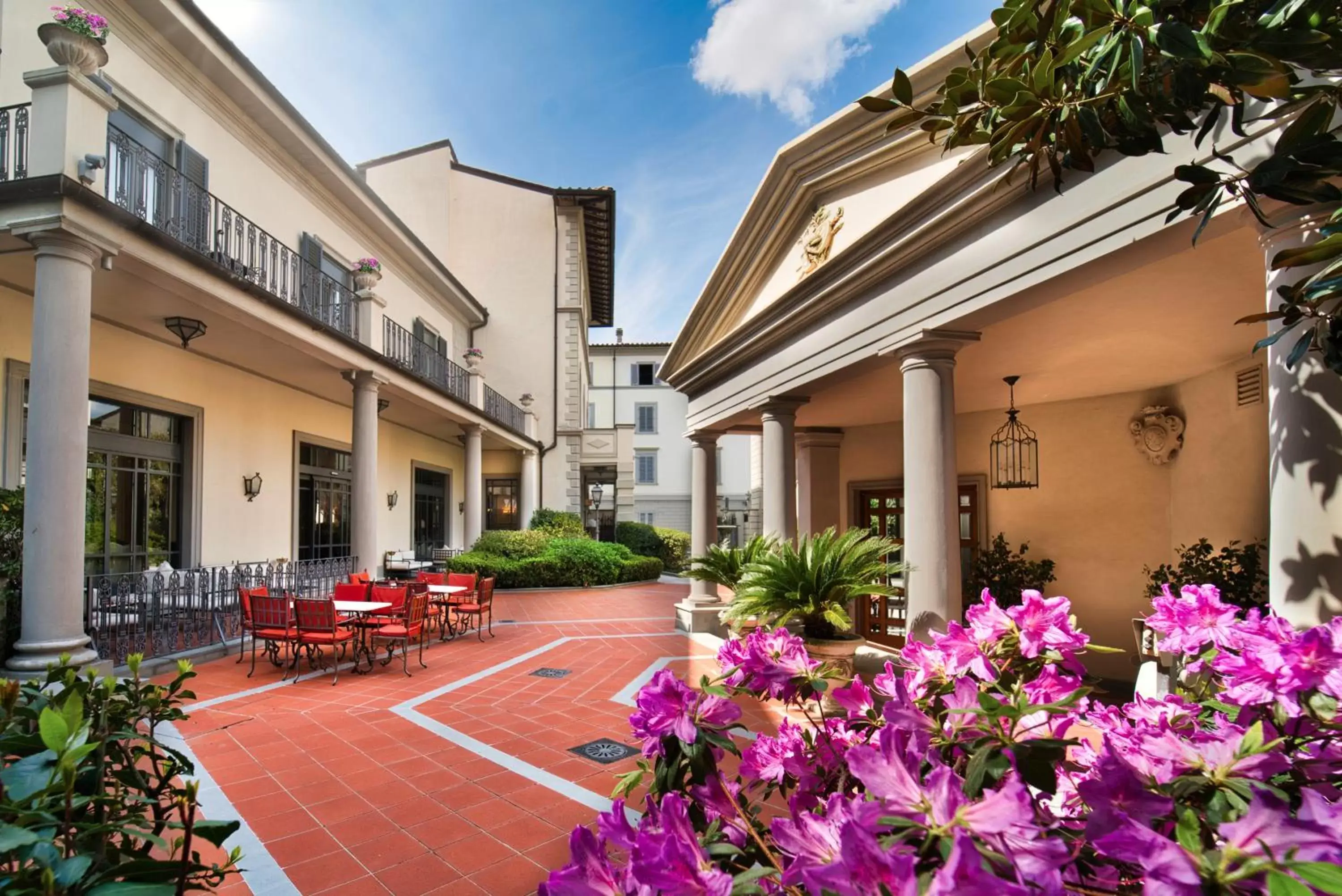 Patio, Property Building in Hotel Montebello Splendid