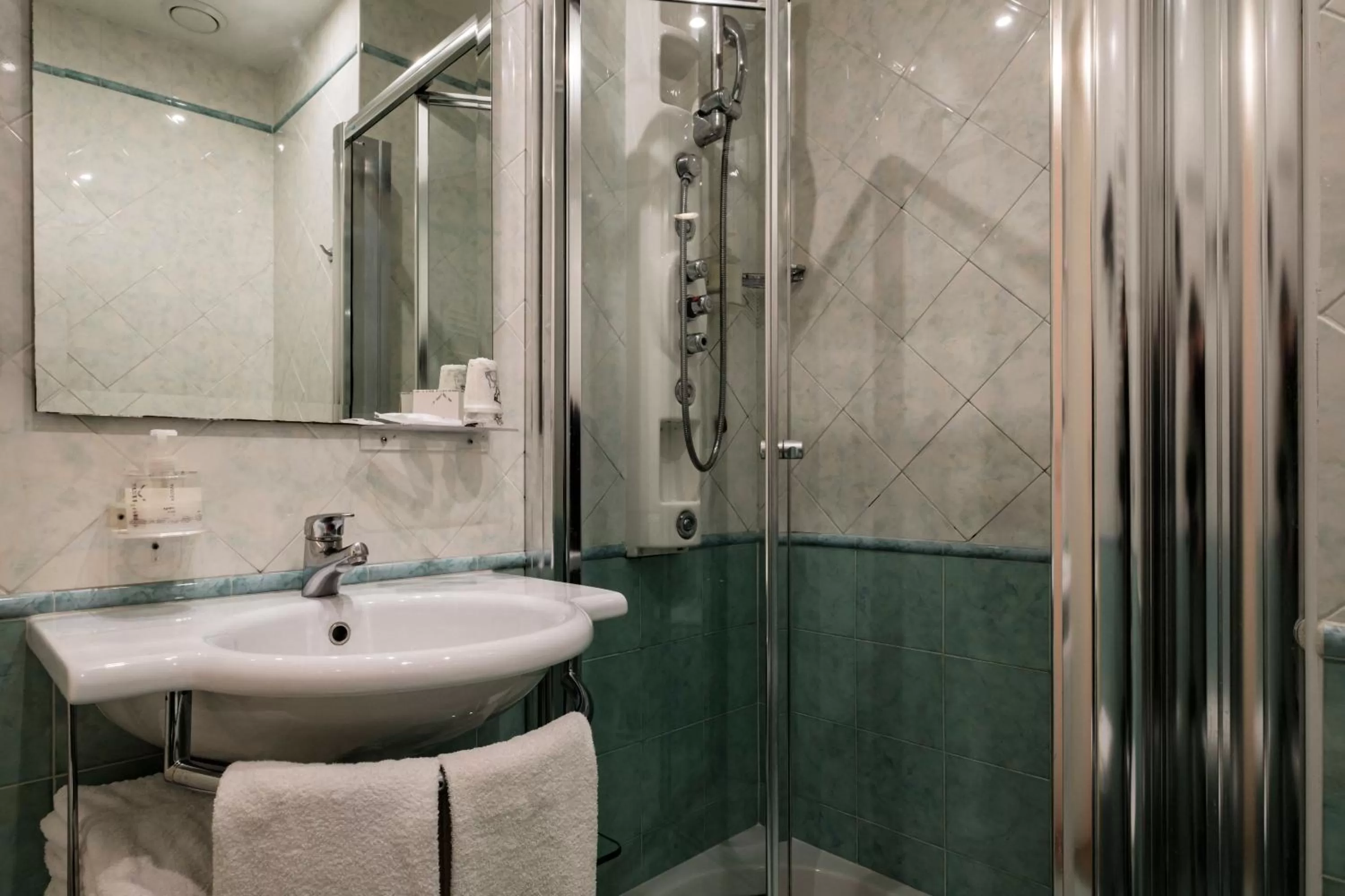 Bathroom in Hotel Augustus