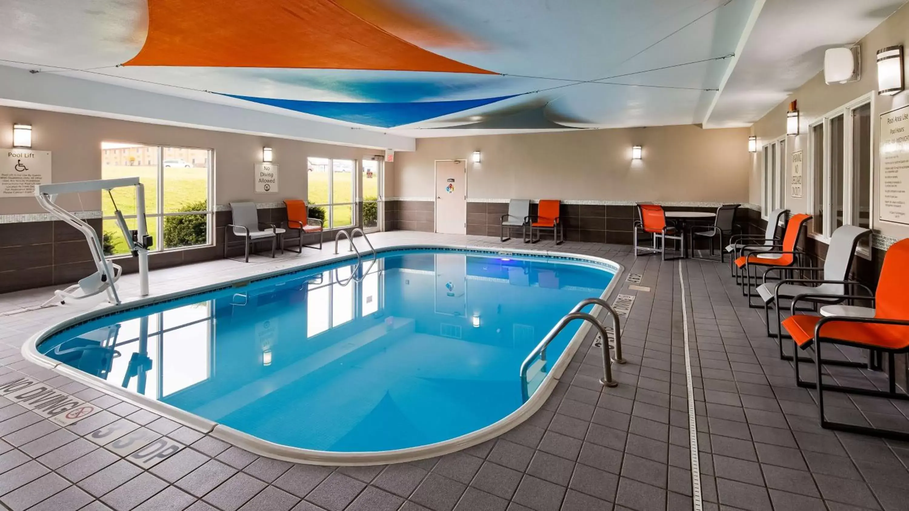 On site, Swimming Pool in Best Western Pearl City Inn