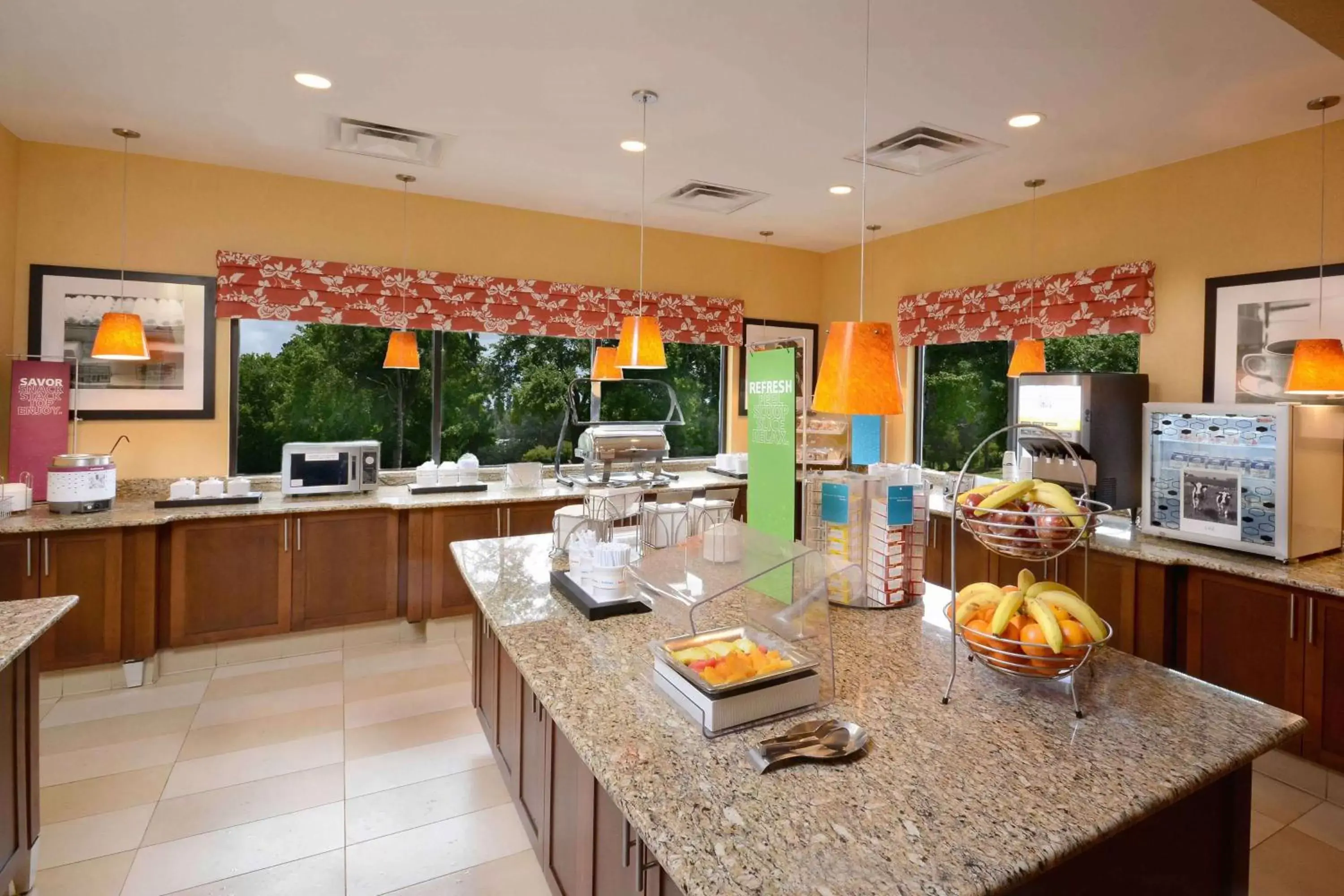 Dining area, Restaurant/Places to Eat in Hampton Inn Fayetteville Fort Bragg