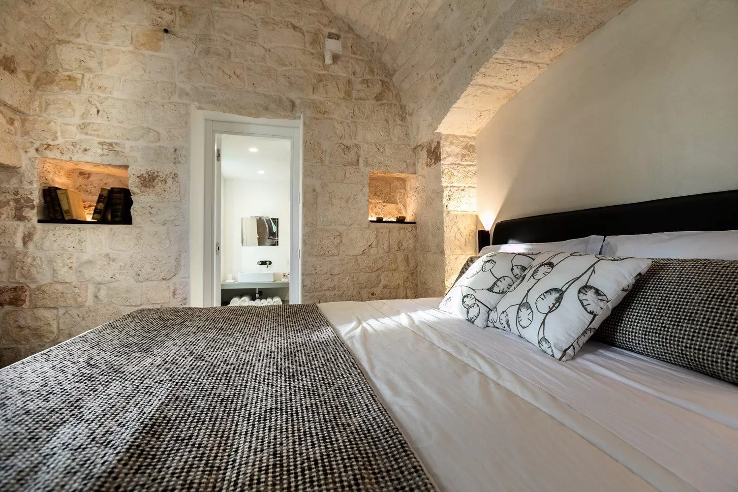 Photo of the whole room, Bed in DIMORA RITUNNO