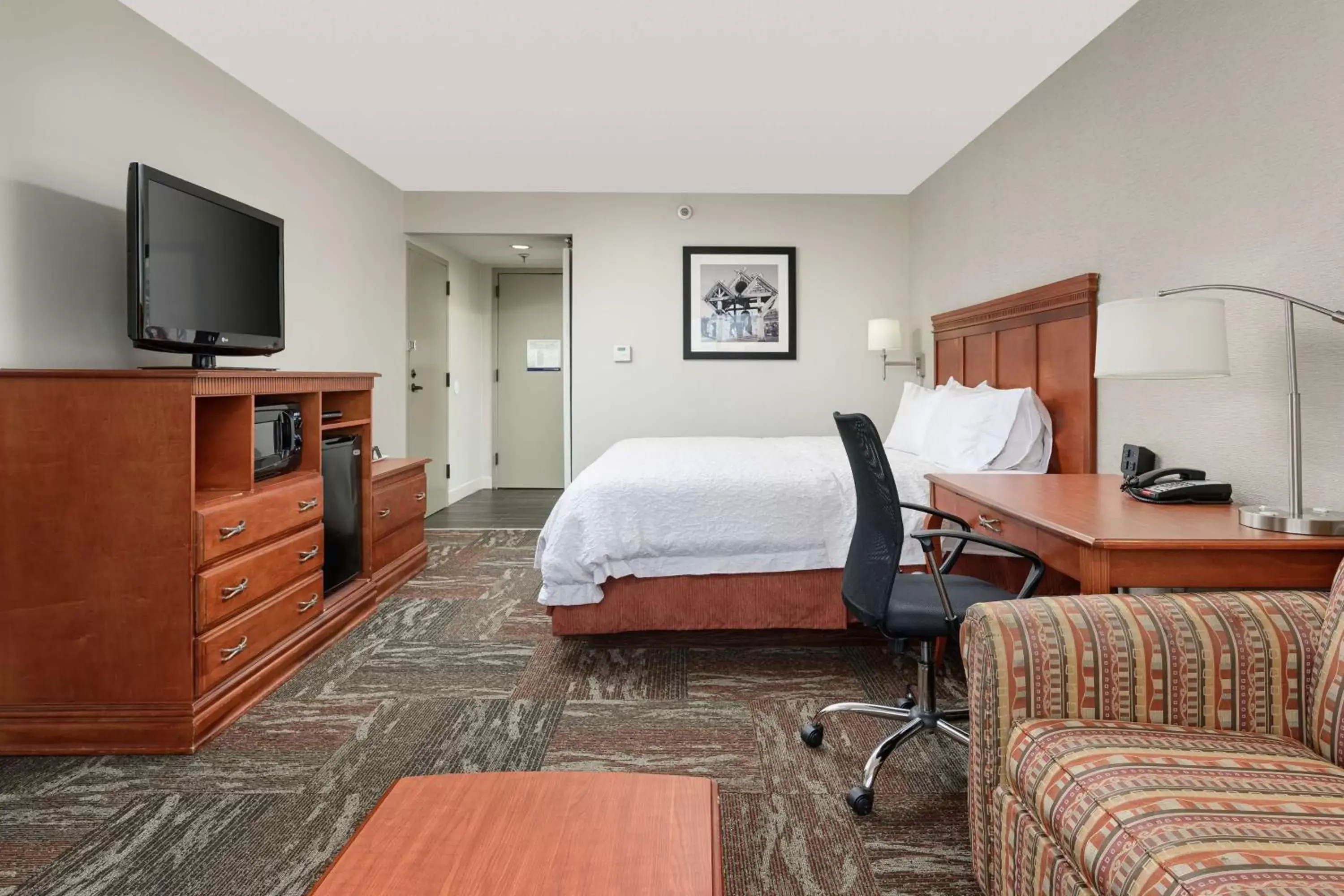 Bedroom, Bed in Hampton Inn Oak Ridge Knoxville