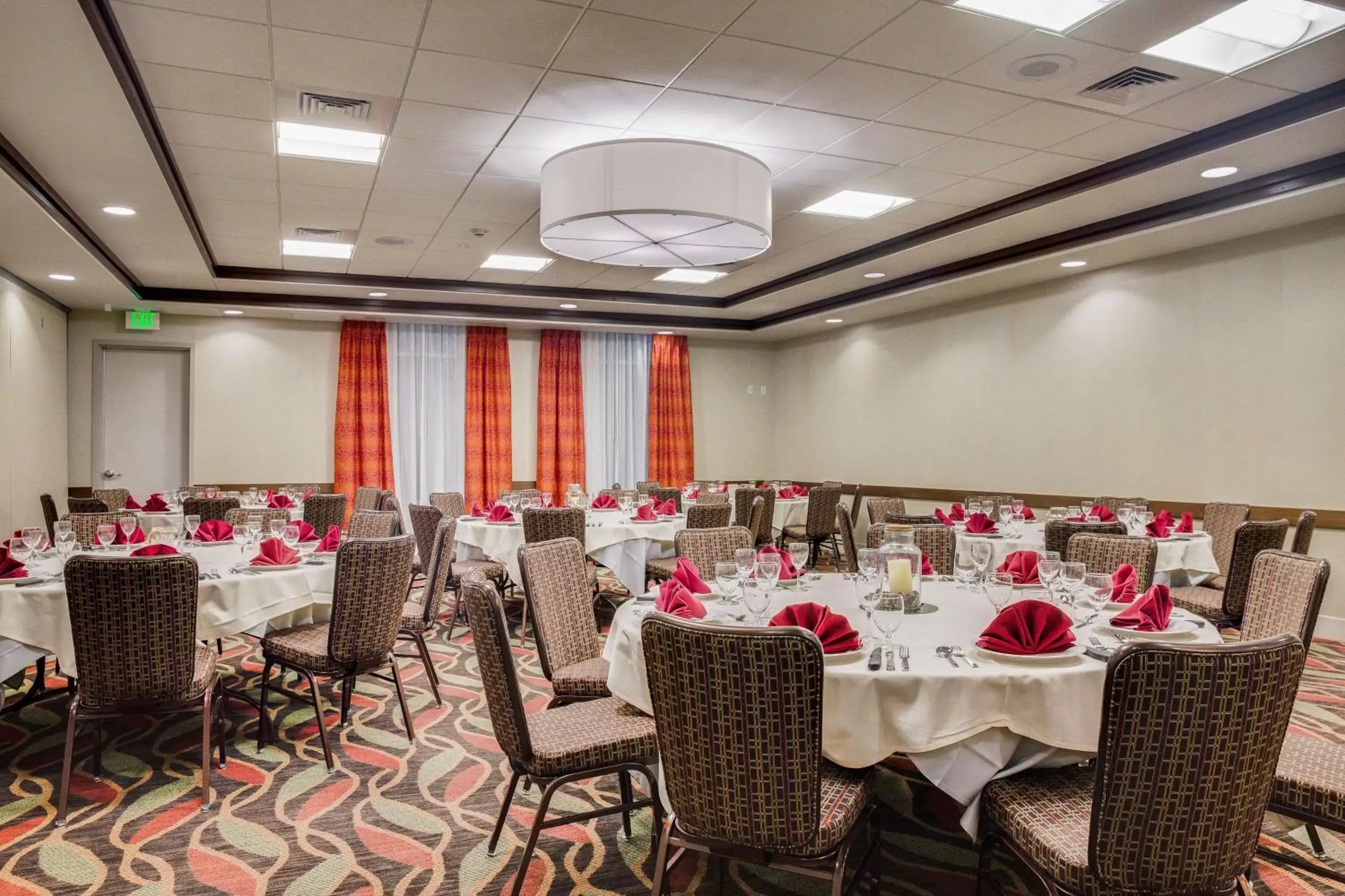 Meeting/conference room, Restaurant/Places to Eat in Hilton Garden Inn North Houston Spring