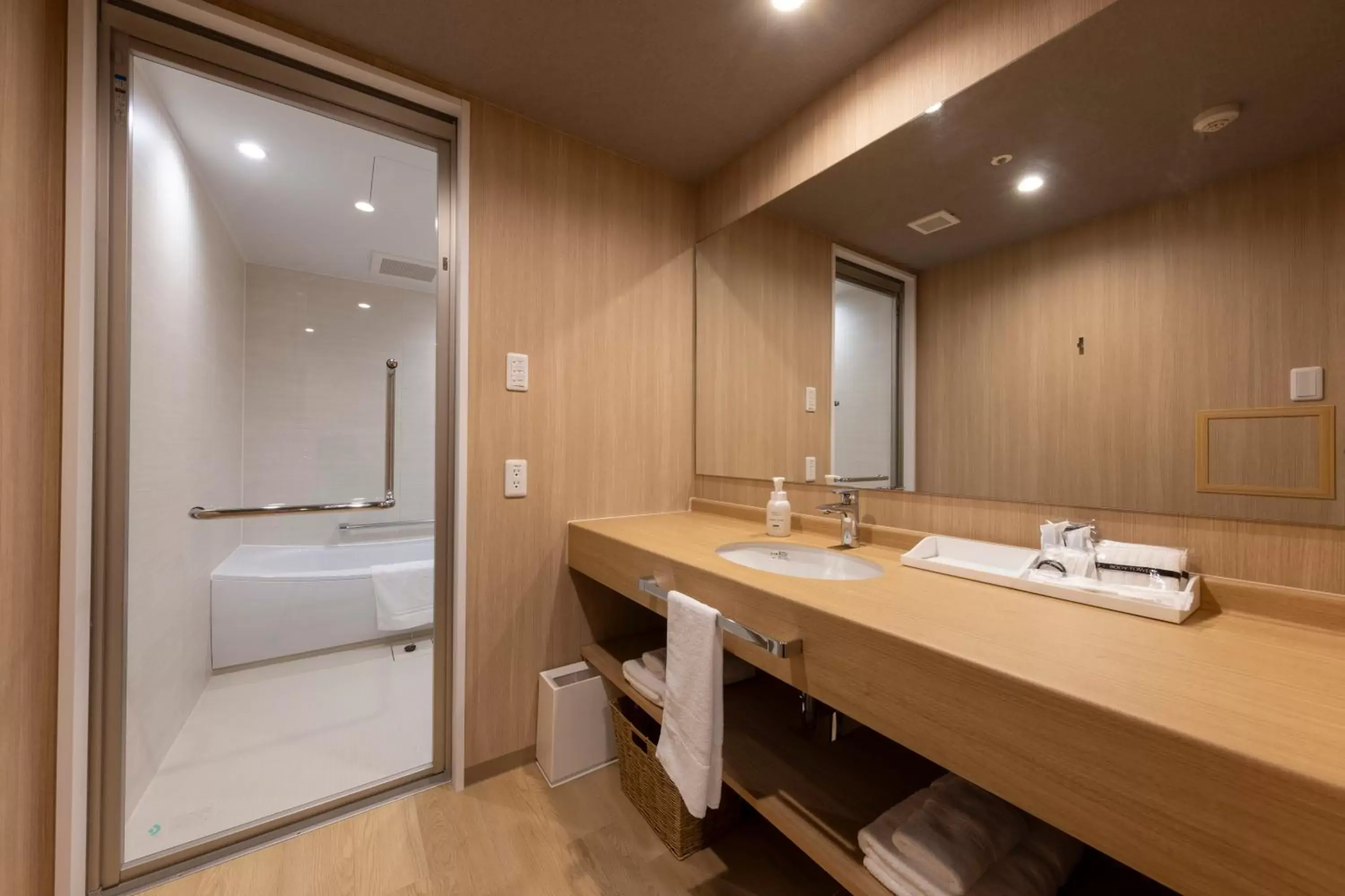 Photo of the whole room, Bathroom in Sanco Inn Iseshi-Ekimae Shikinoyu