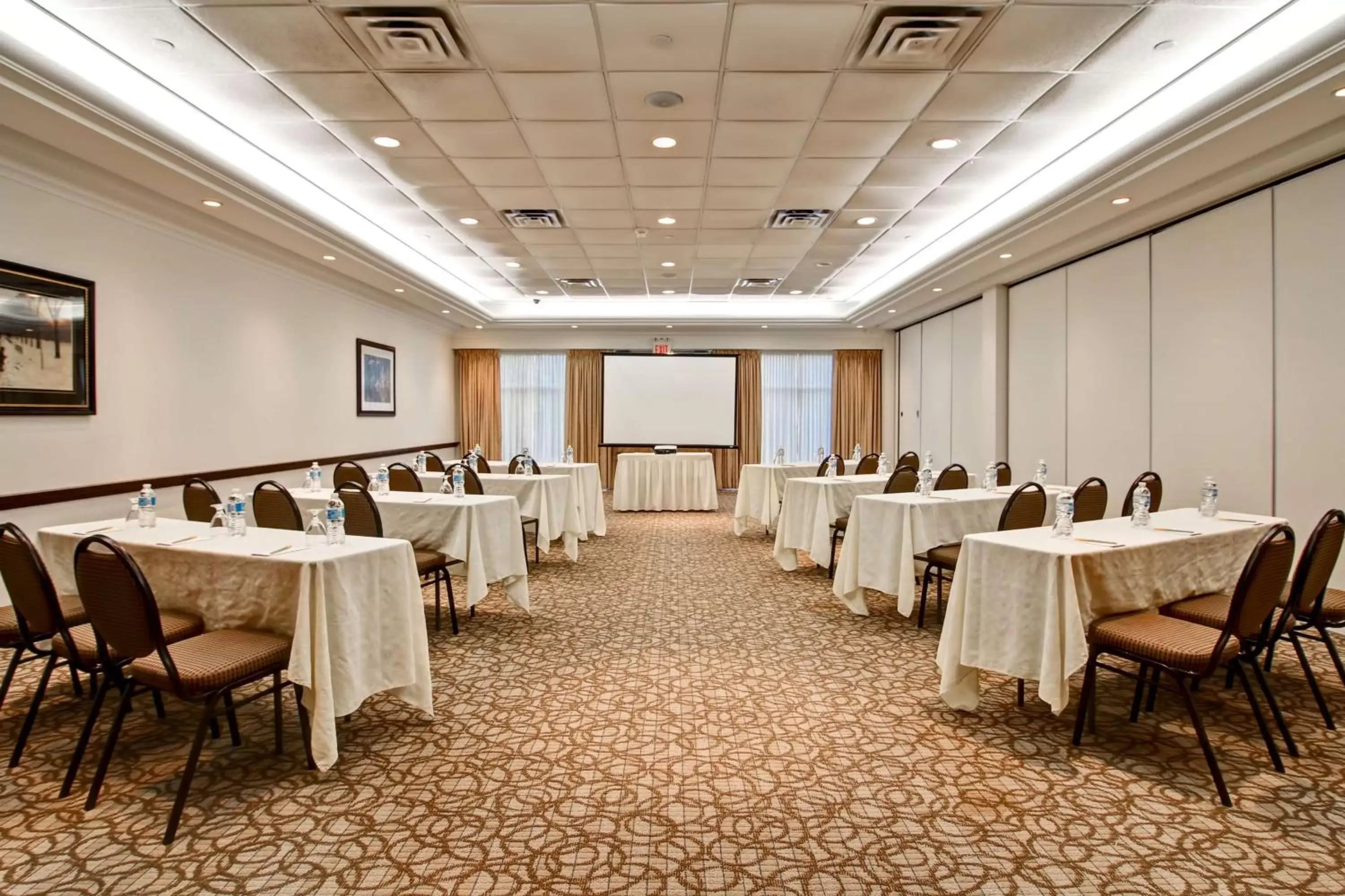 Meeting/conference room in Hilton Garden Inn Toronto/Burlington