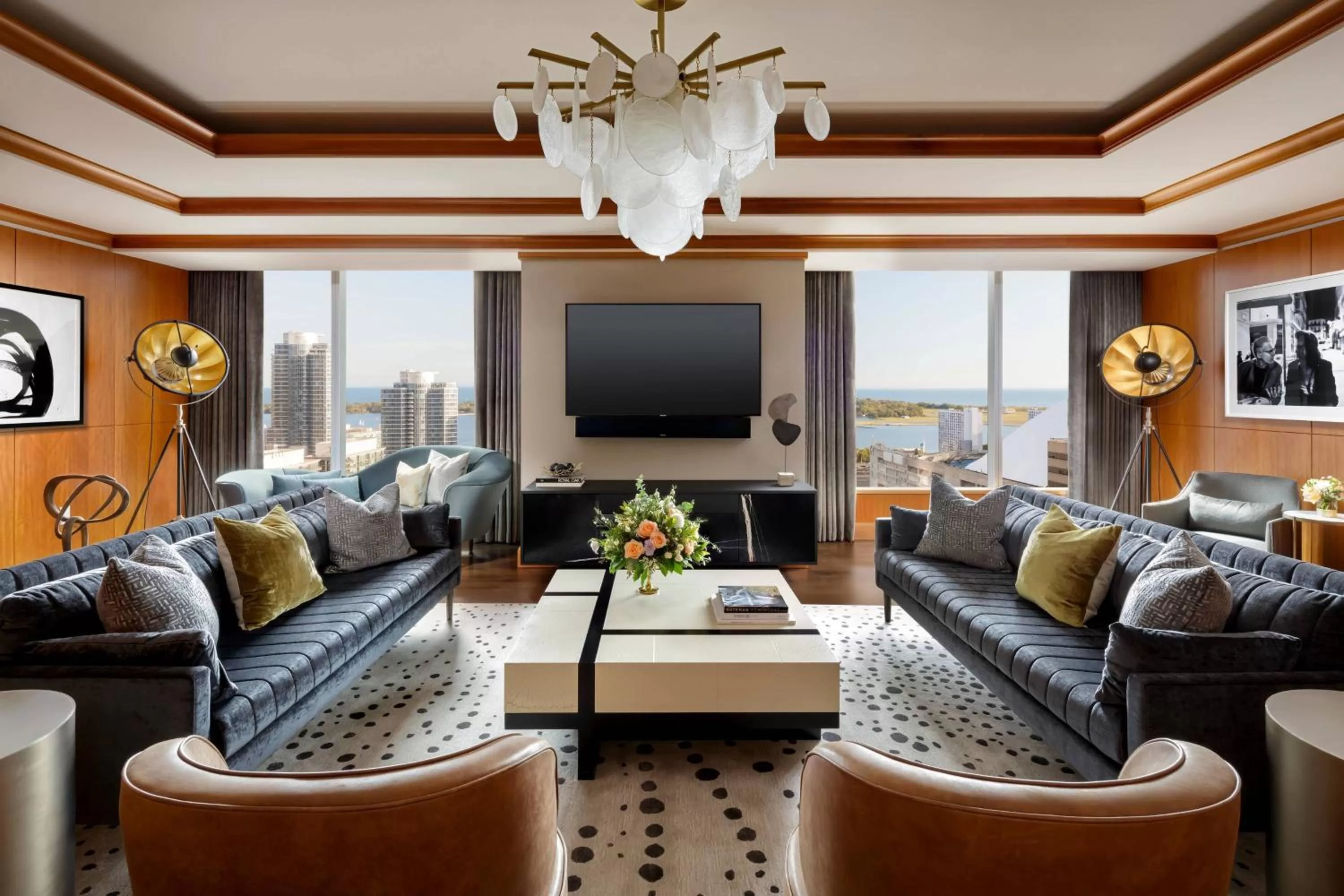 Living room in The Ritz-Carlton, Toronto