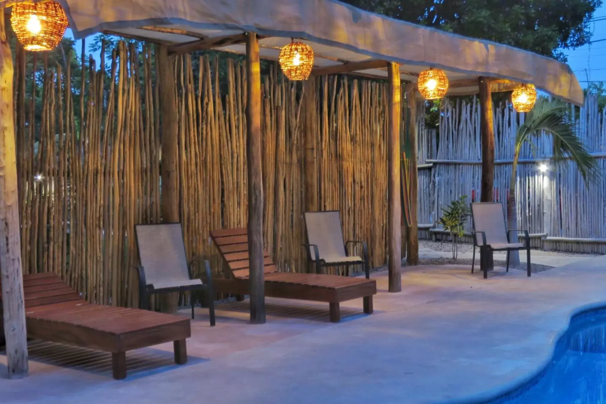 Swimming pool, Seating Area in Hotel & Suites Oasis Bacalar