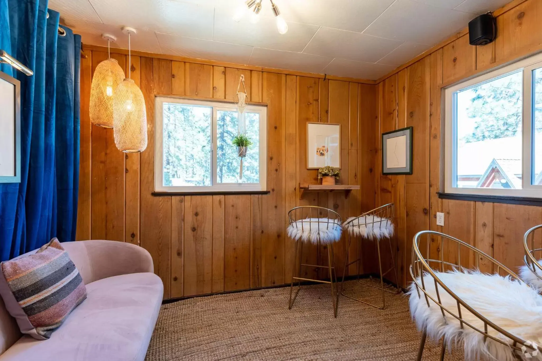 Lobby or reception in Grand Pine Cabins