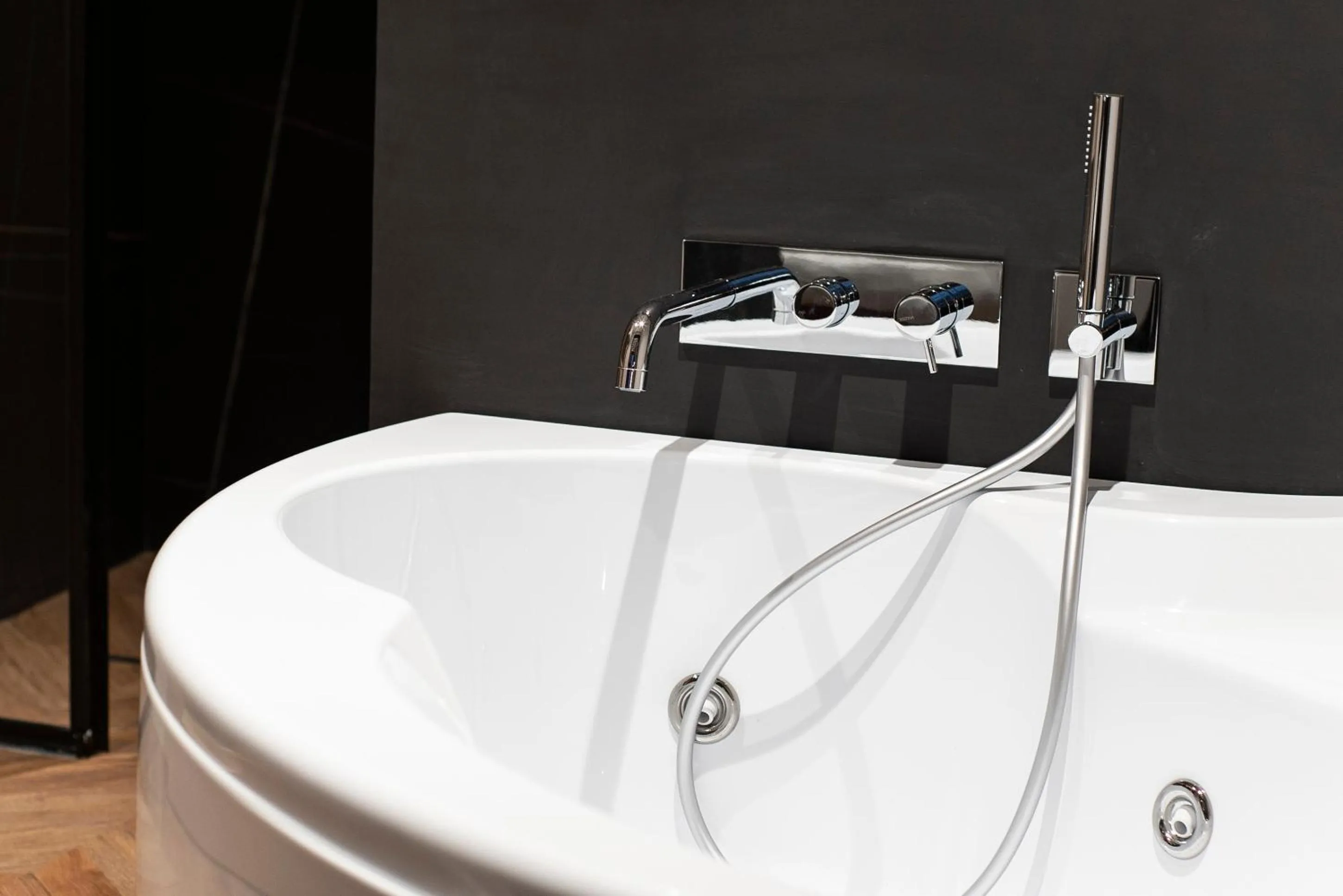 Hot Tub in Artemide Guest House