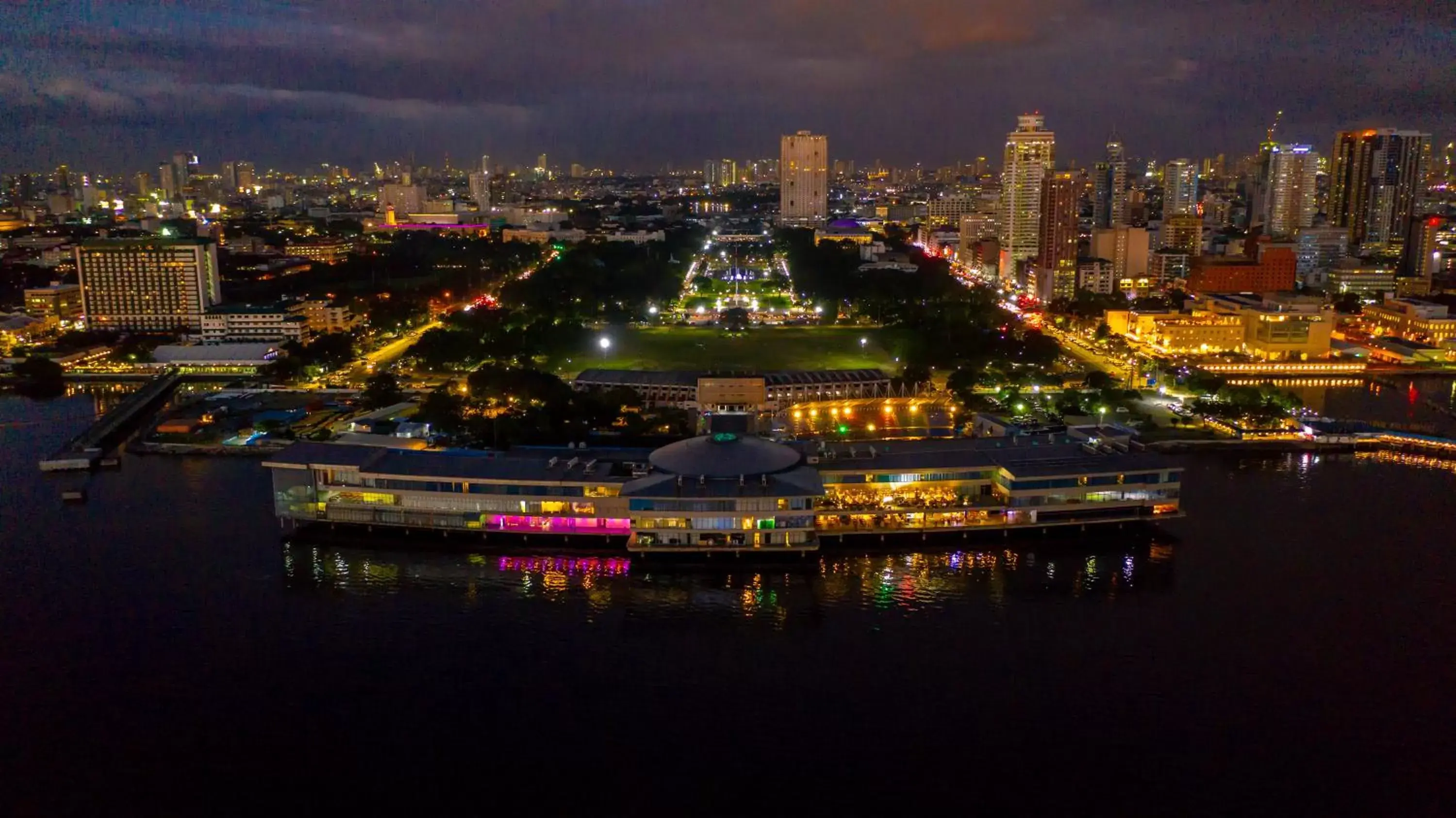 Bird's eye view, Bird's-eye View in Hotel H2o