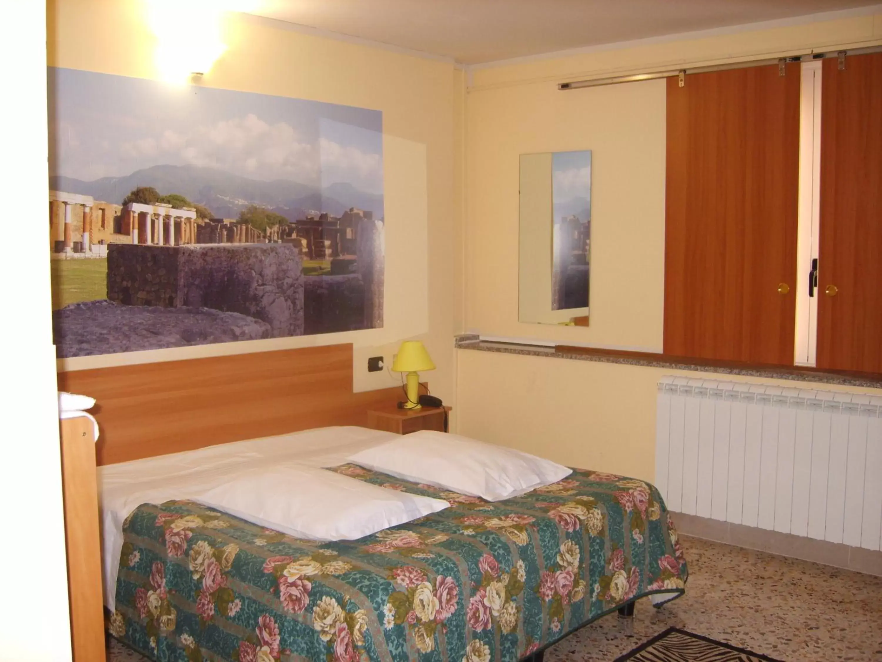 Superior Quadruple Room in Hotel Rosso Di Sera